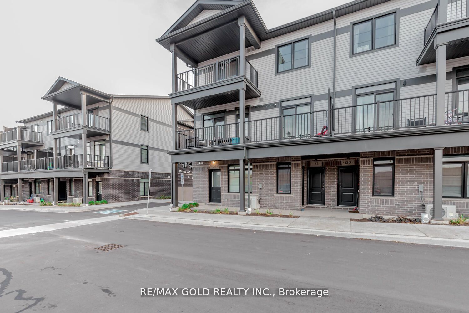 122 Oat Lane, Kitchener, ON N2R 0S8 photo 2