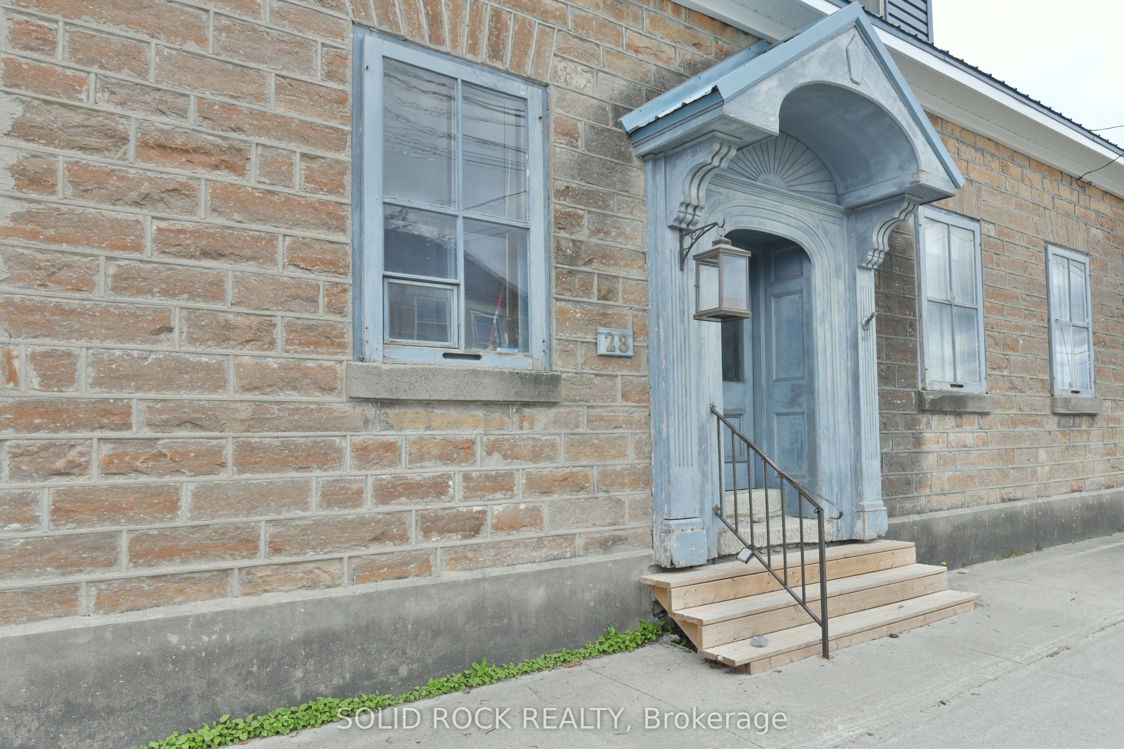 28 Wilson Street W, Perth, ON K7H 2M9 photo 3