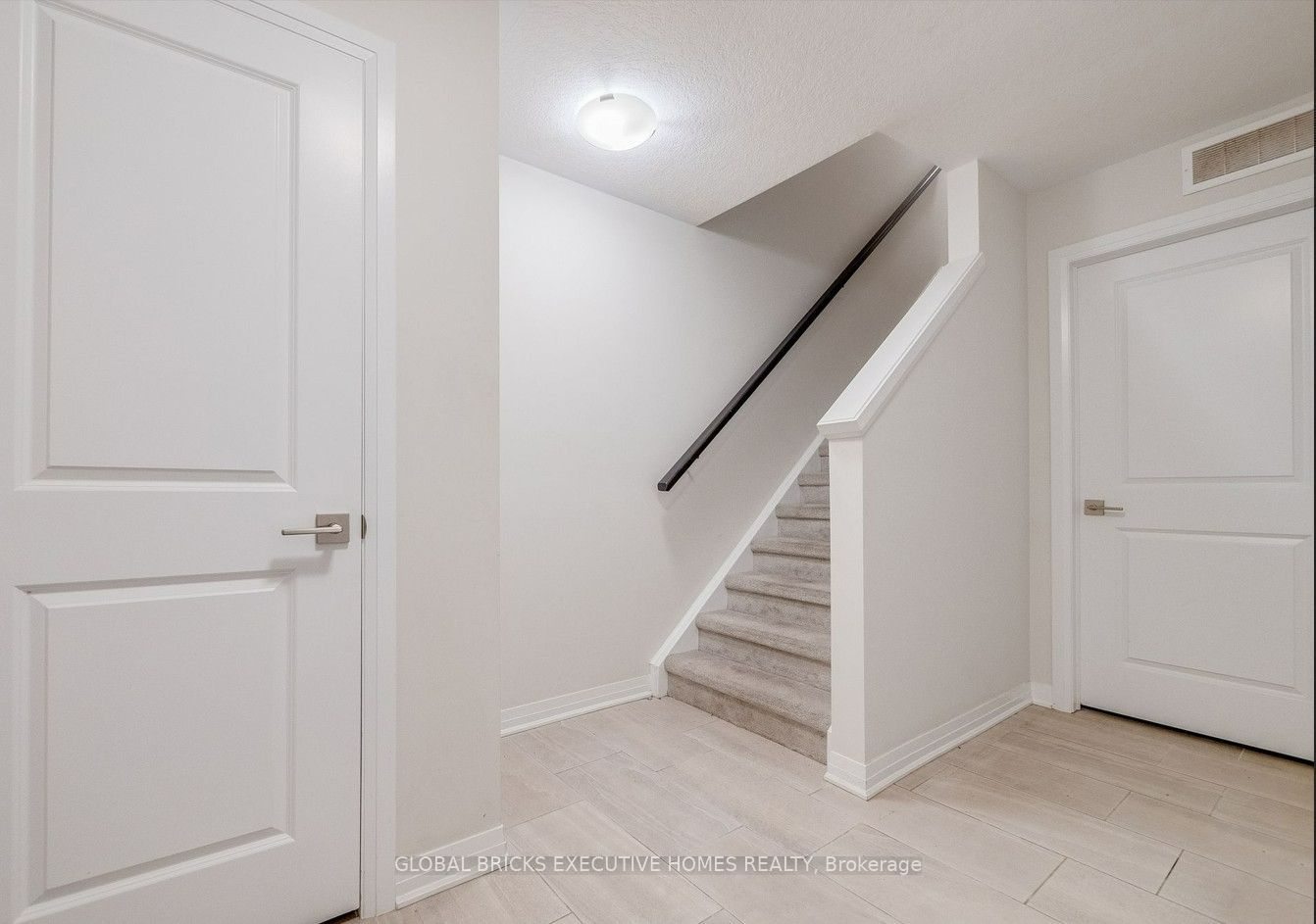 94 Progress Crescent, Kitchener, ON N2R 0R7 photo 4