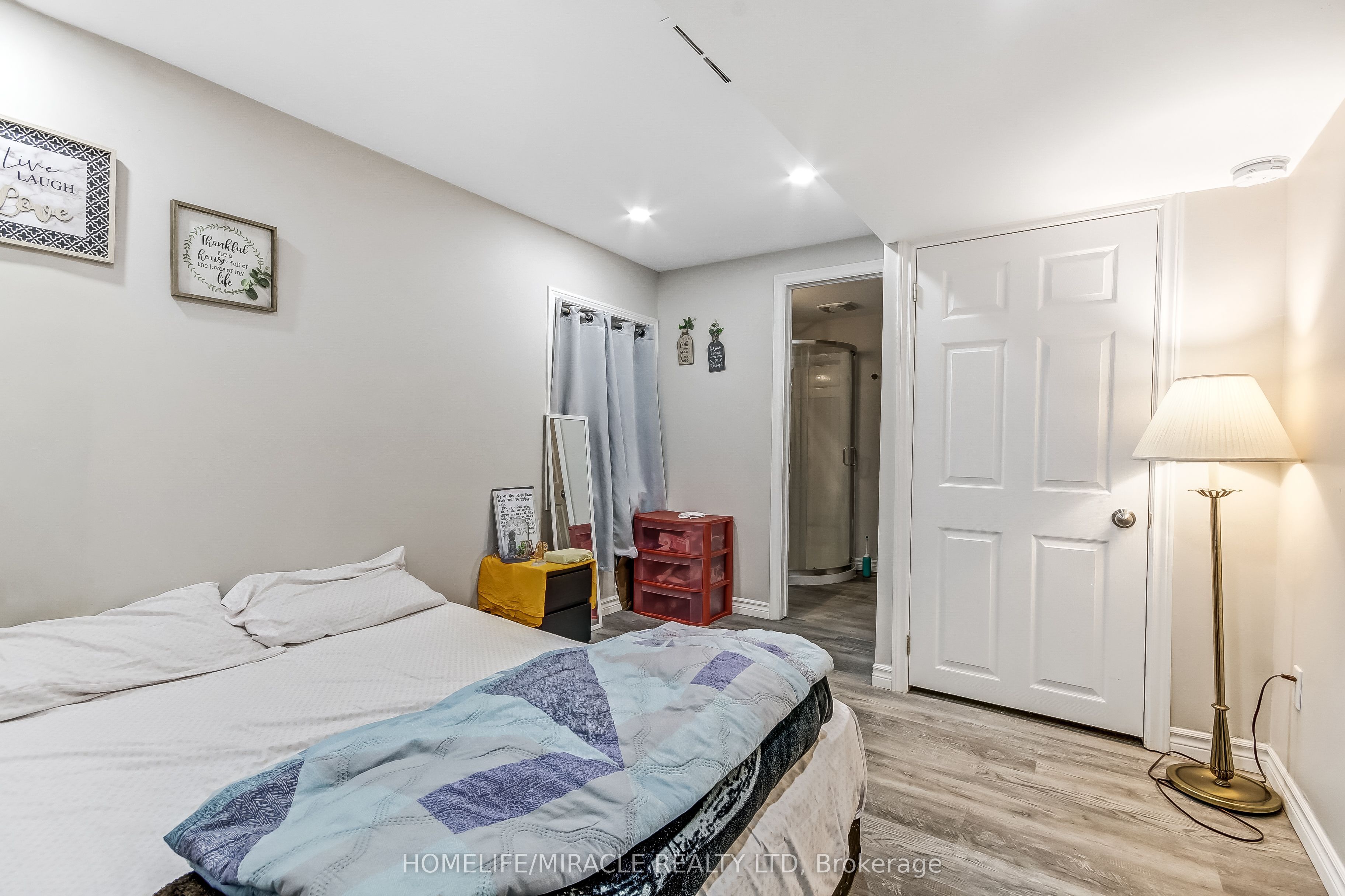 23 Willis Avenue, Strathroy-Caradoc, ON N7G 0B6 photo 4