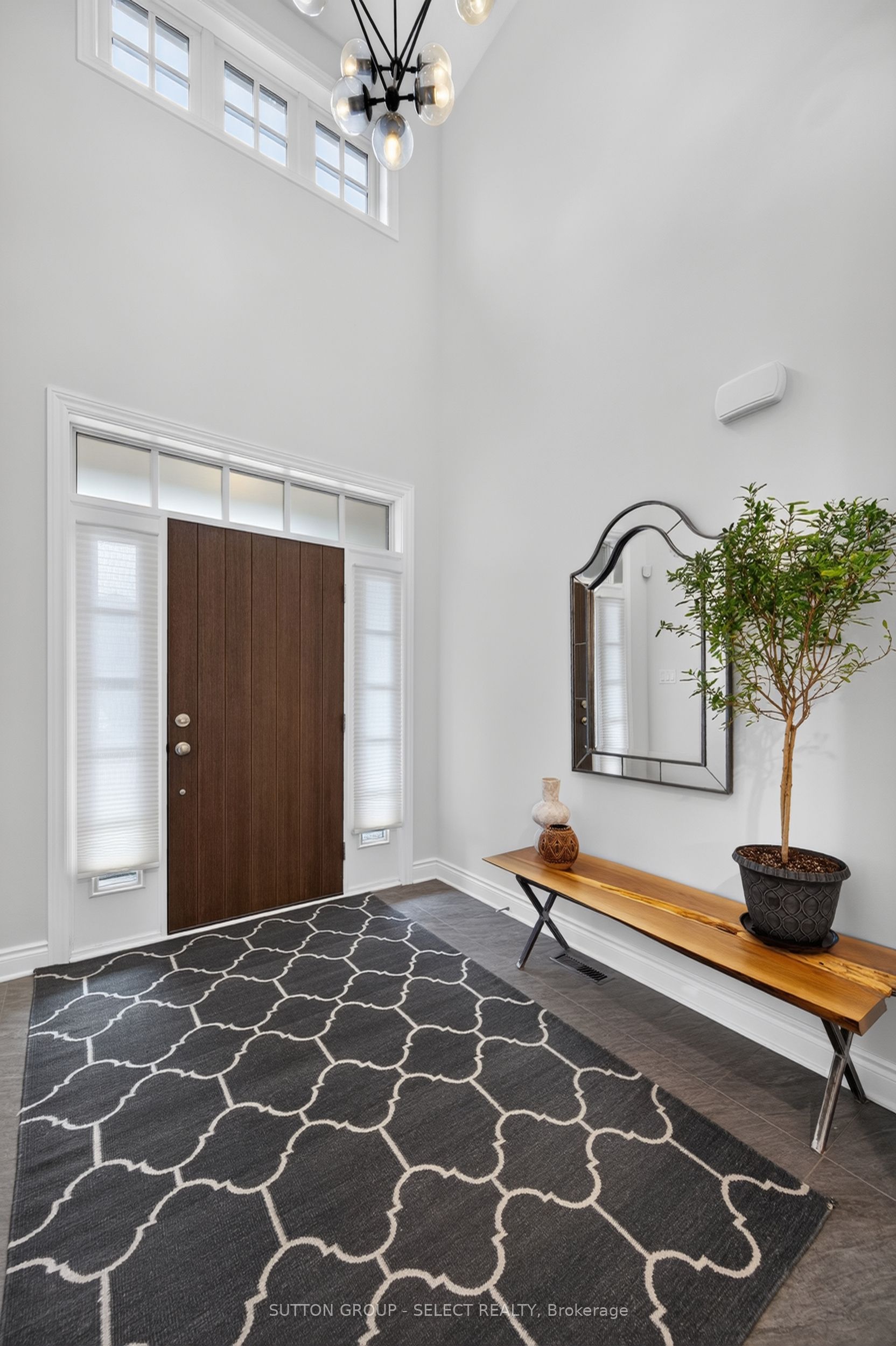 7 Violet Court, Middlesex Centre, ON N0M 2A0 photo 2