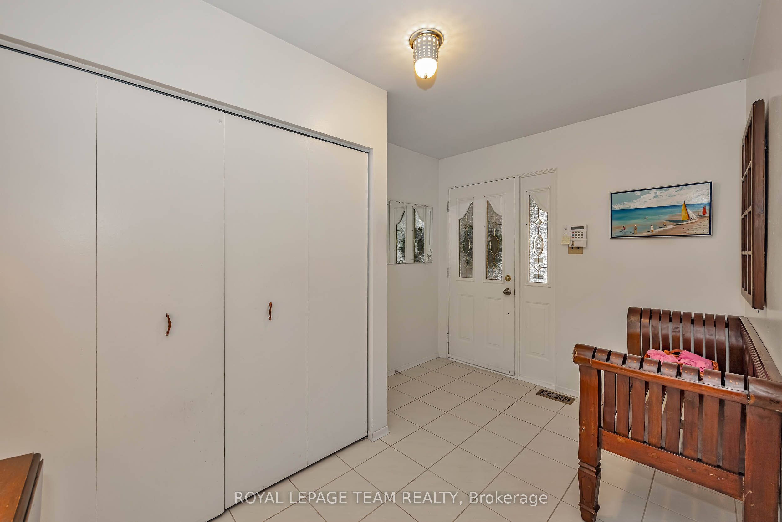 1174 Bonnie Crescent, Belair Park - Copeland Park and Area, ON K2C 1Z5 photo 4