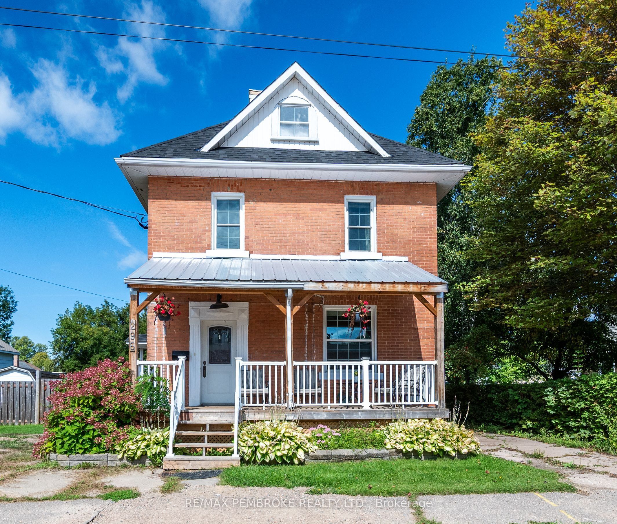 296 First Avenue N, Pembroke, ON K8A 5C2