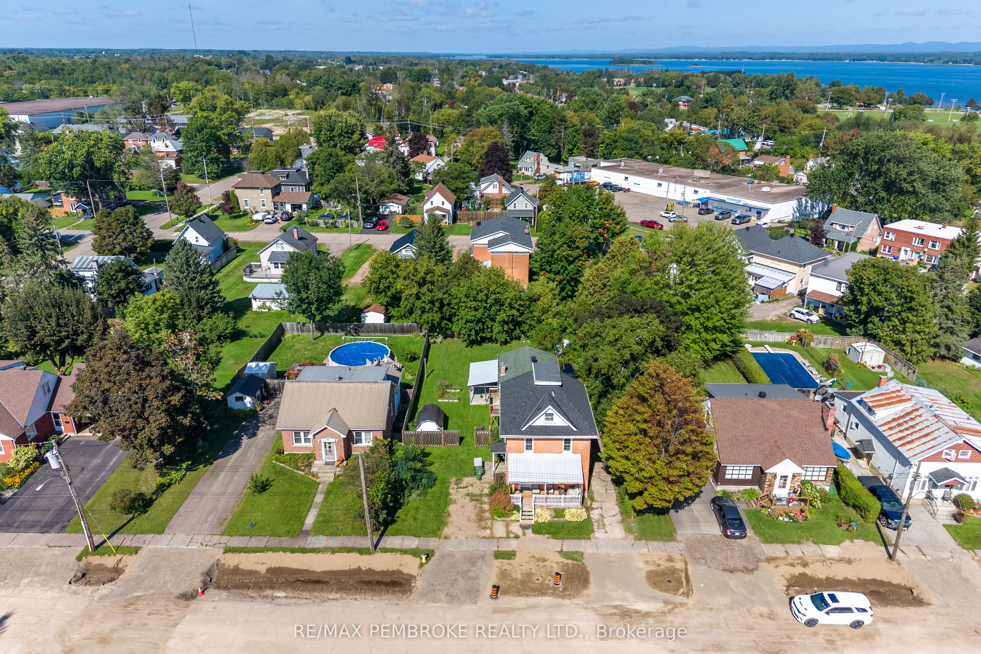 296 First Avenue N, Pembroke, ON K8A 5C2 photo 4