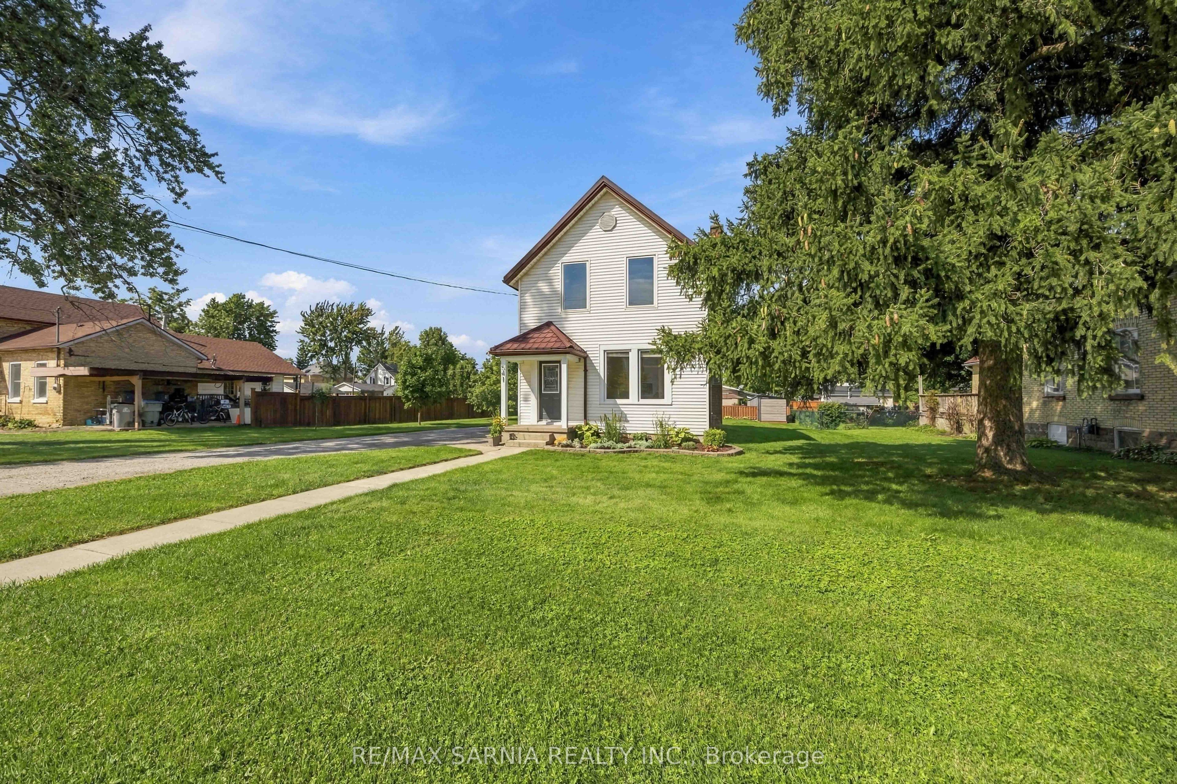 541 Erie Street, Warwick, ON N0M 2S0 photo 2