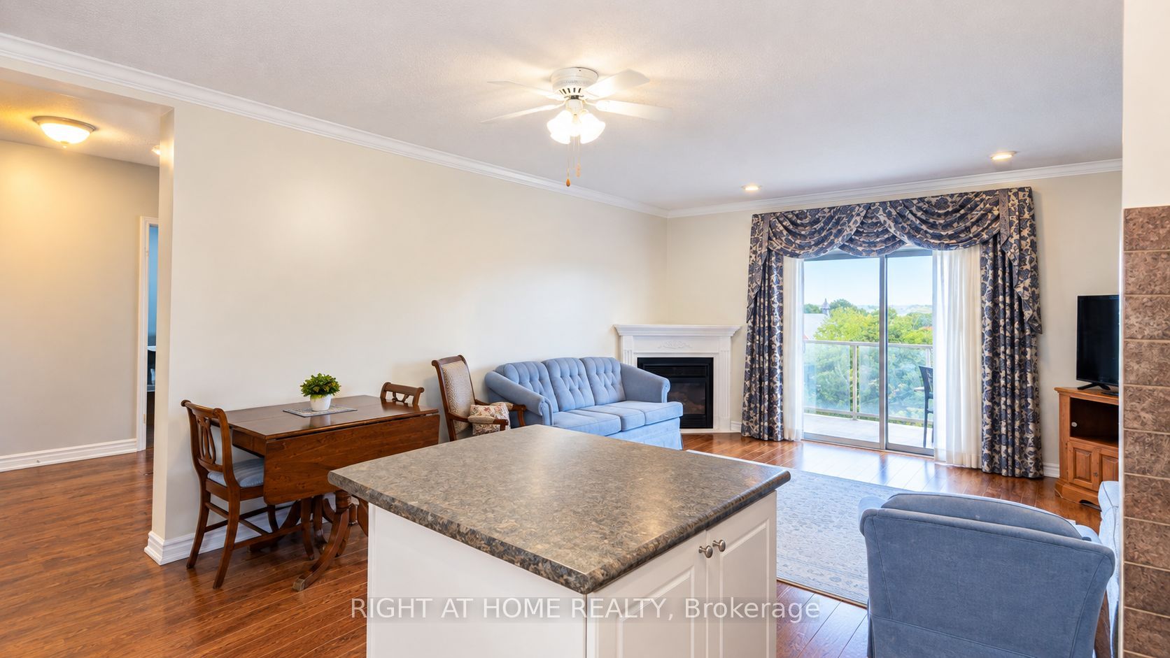 60 Wyndham Street S 503, Guelph, ON N1E 7H7 photo 3