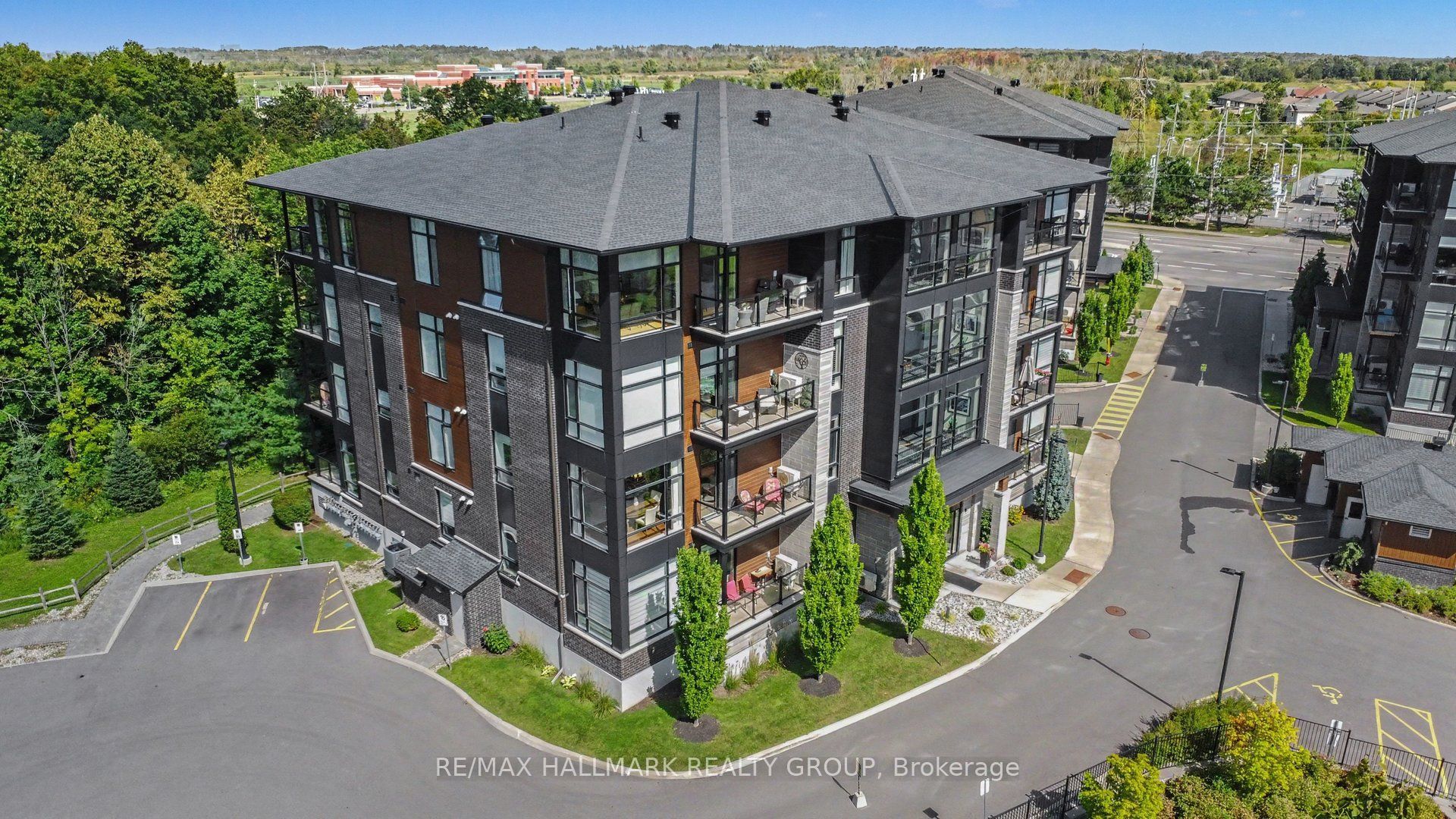 110 Cortile Private 202, Blossom Park - Airport and Area, ON K1V 2S8