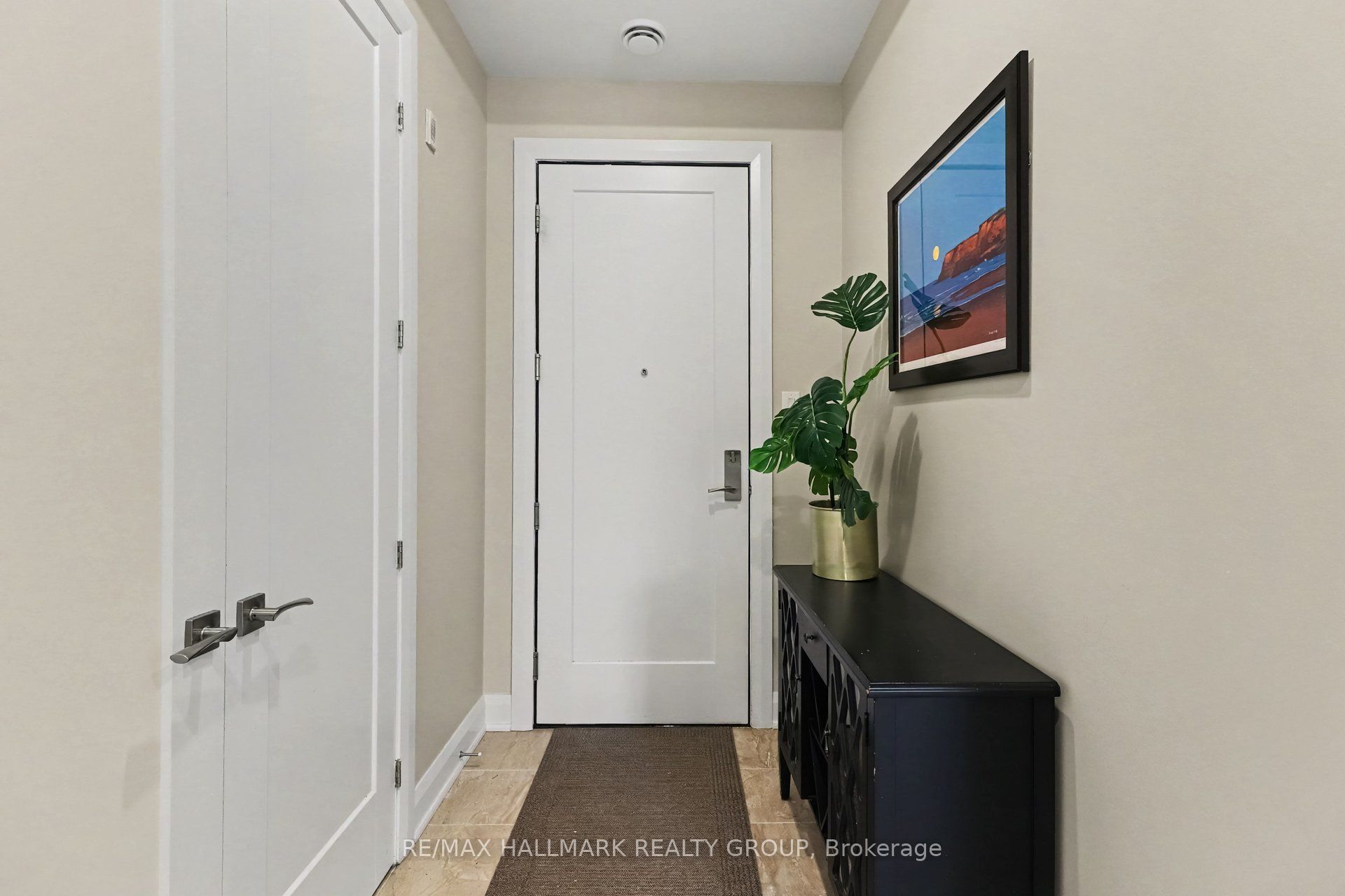 110 Cortile Private 202, Blossom Park - Airport and Area, ON K1V 2S8 photo 4