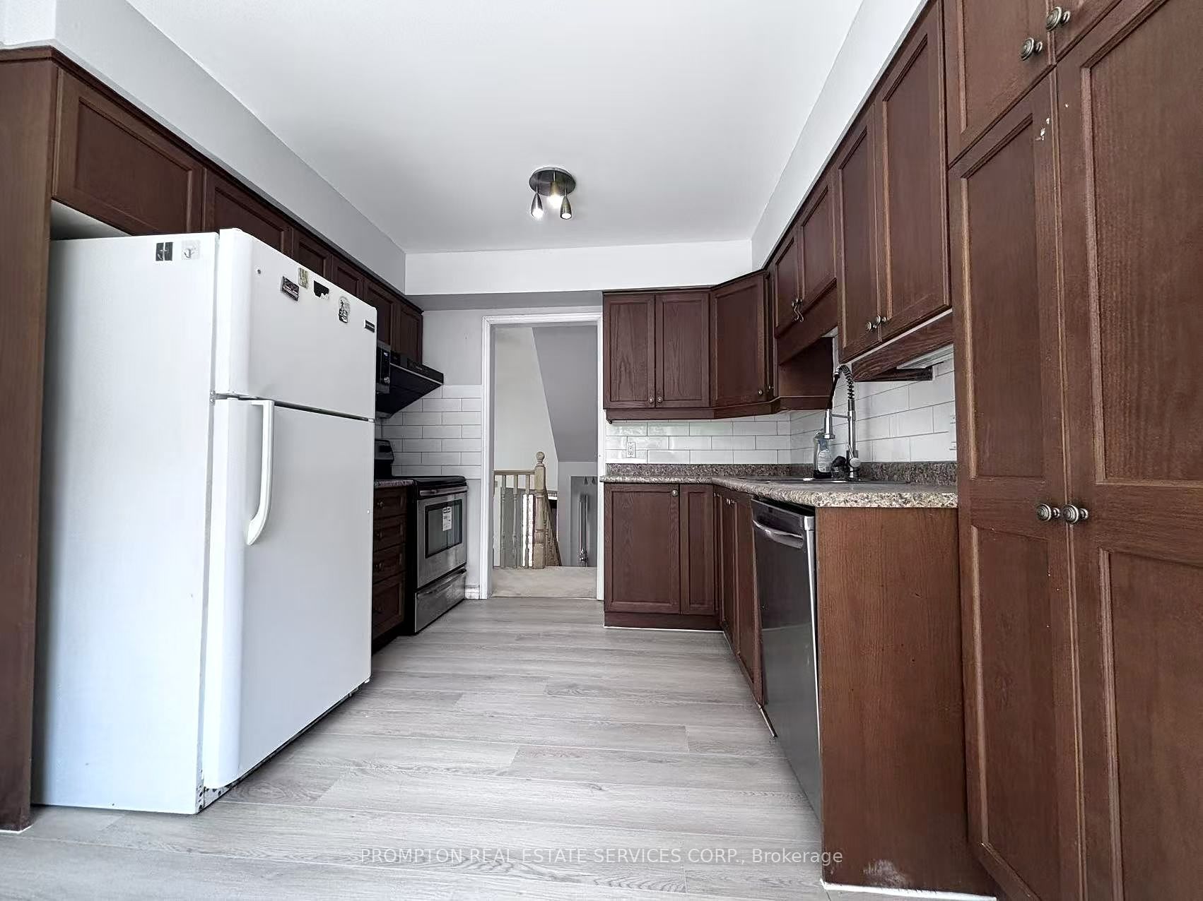 487 Laurel Gate Drive, Waterloo, ON N2T 2R9 photo 4