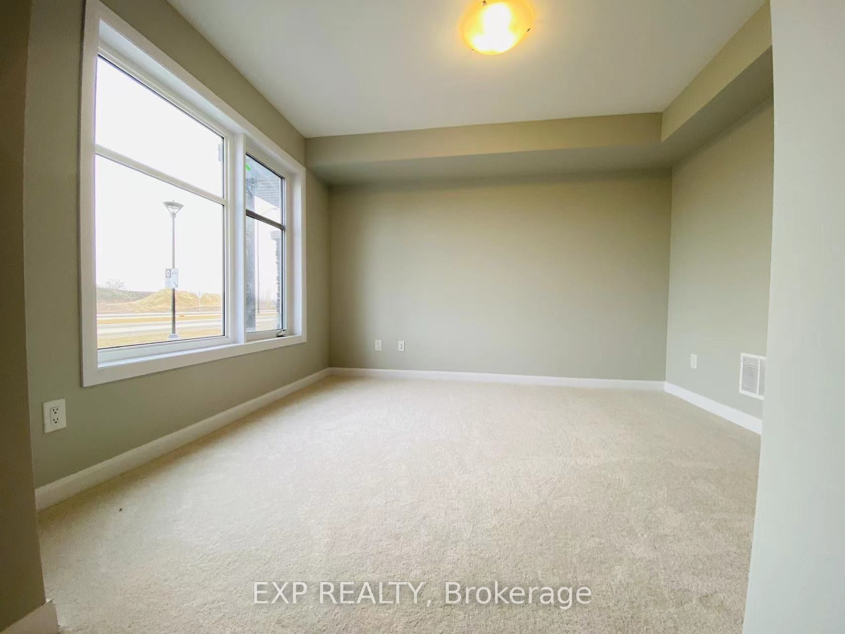 1075 SPEEDVALE Court, Kanata, ON K2T 0P6 photo 4