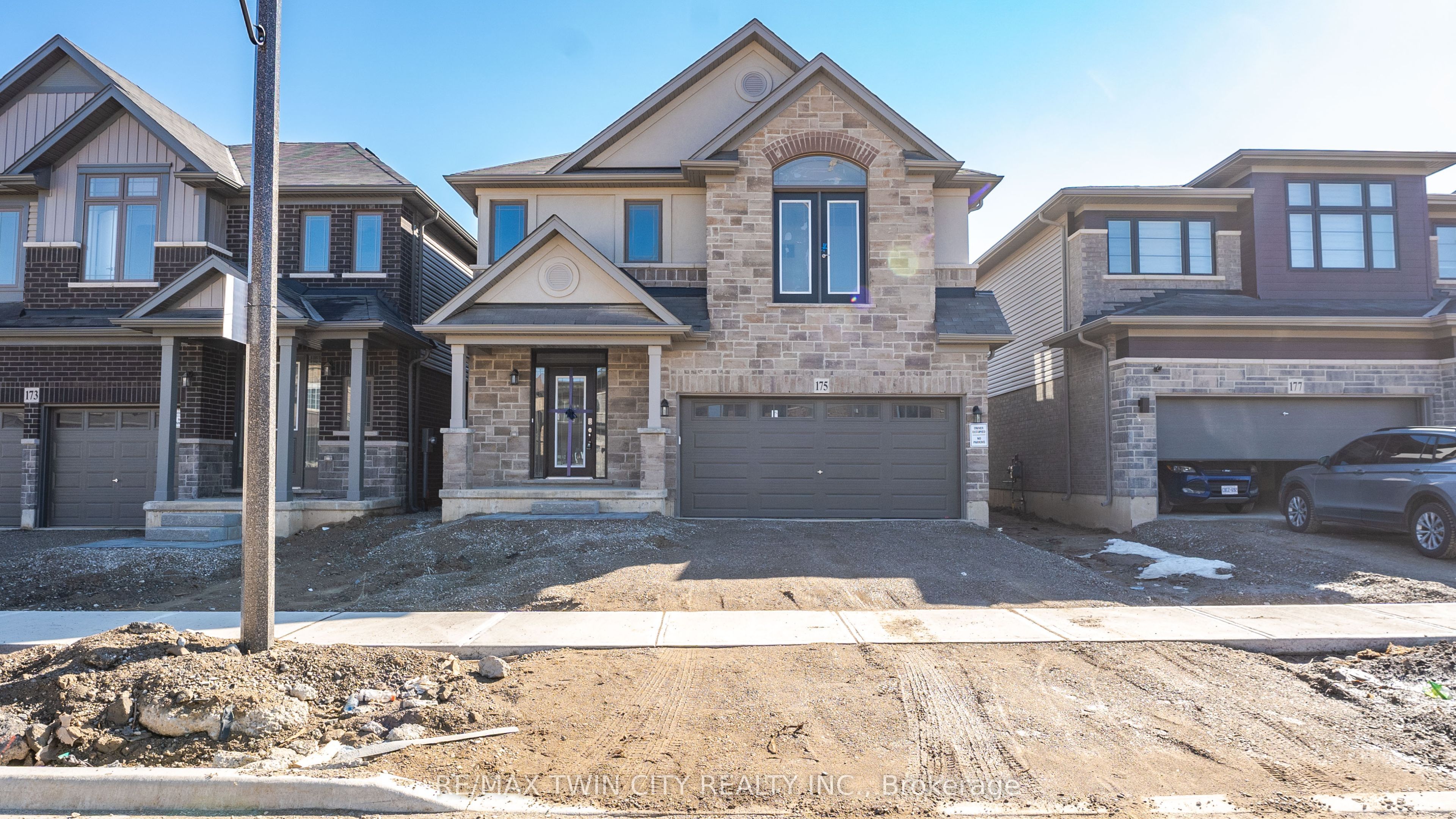 175 Longboat Run W, Brantford, ON N3T 0T1