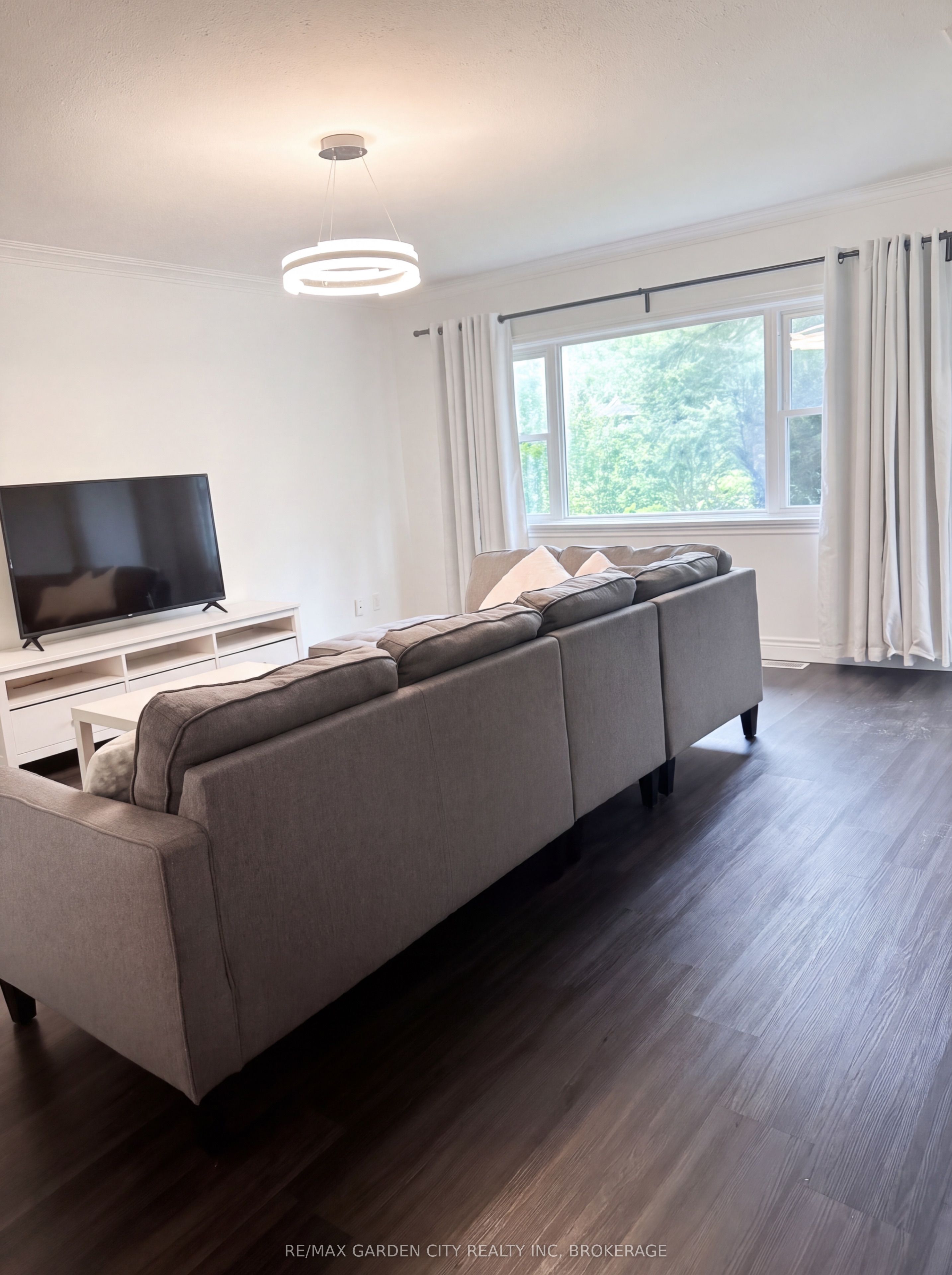 11 MACBETH Boulevard, St. Catharines, ON L2T 2M1 photo 3