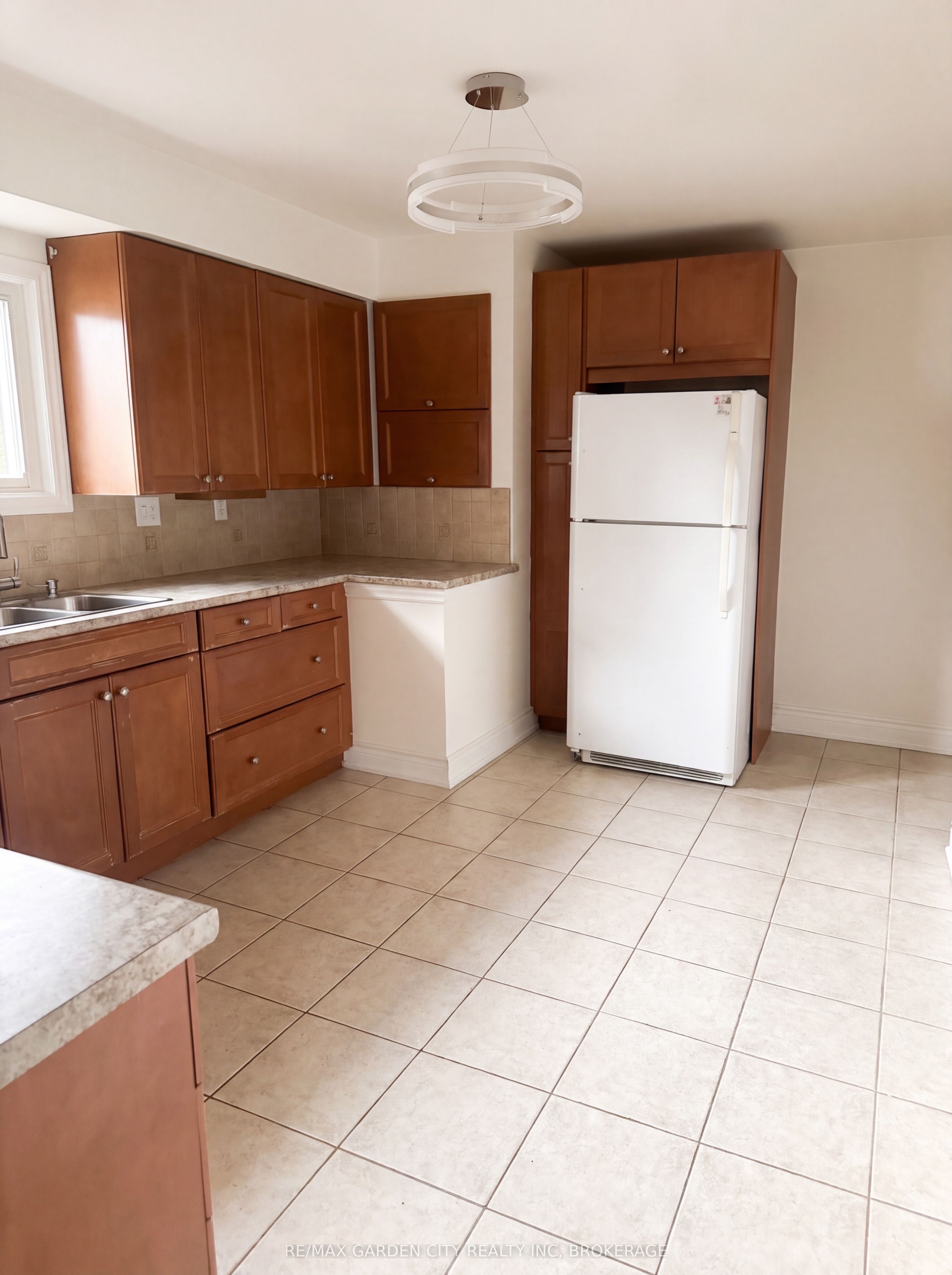 11 MACBETH Boulevard, St. Catharines, ON L2T 2M1 photo 5