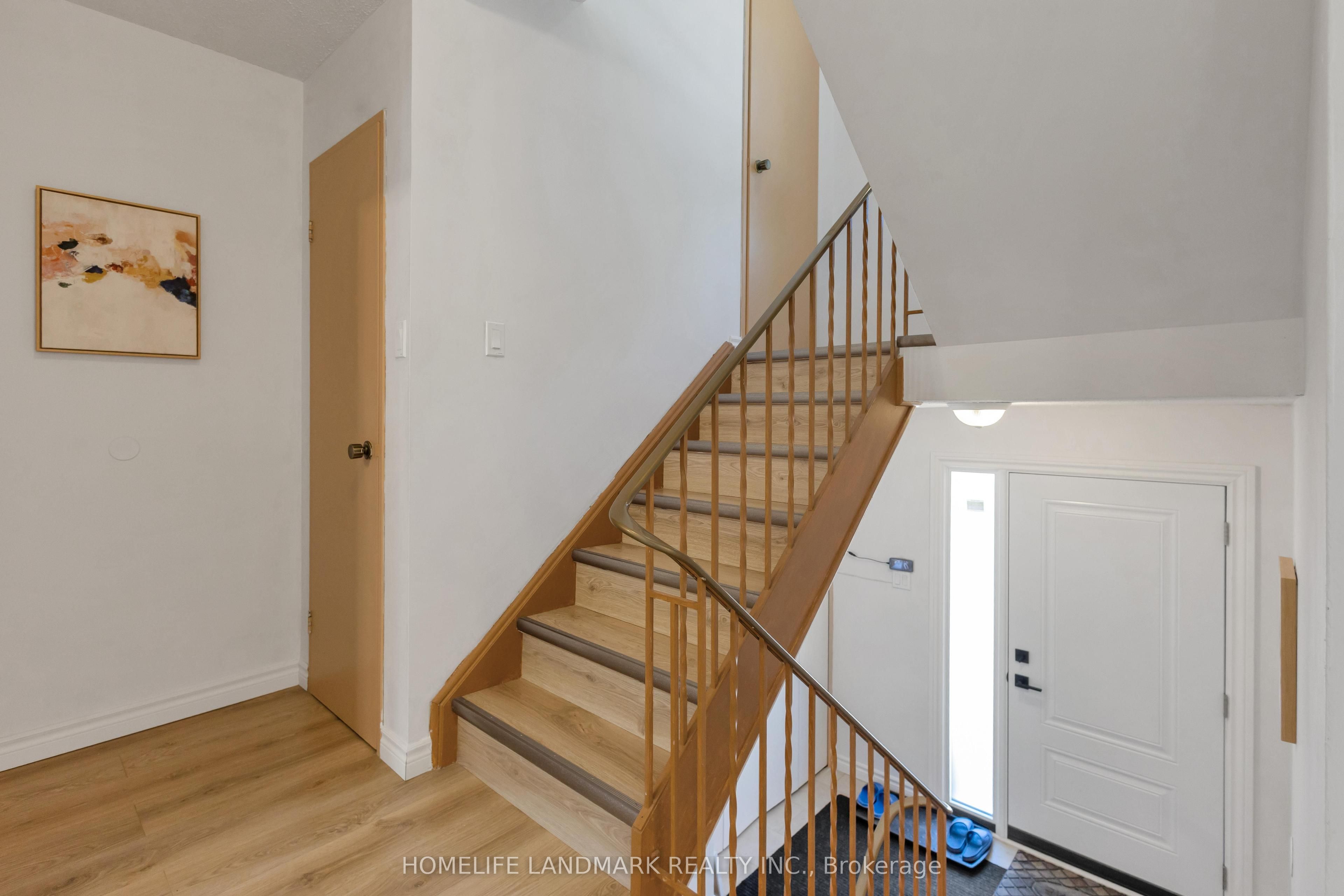 427 KEATS Way 2, Waterloo, ON N2L 5S7 photo 5