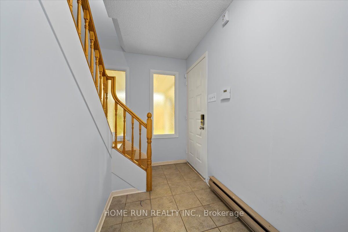 685 FARMINGTON Avenue, Billings Bridge - Riverside Park and Area, ON K1V 7H4 photo 4