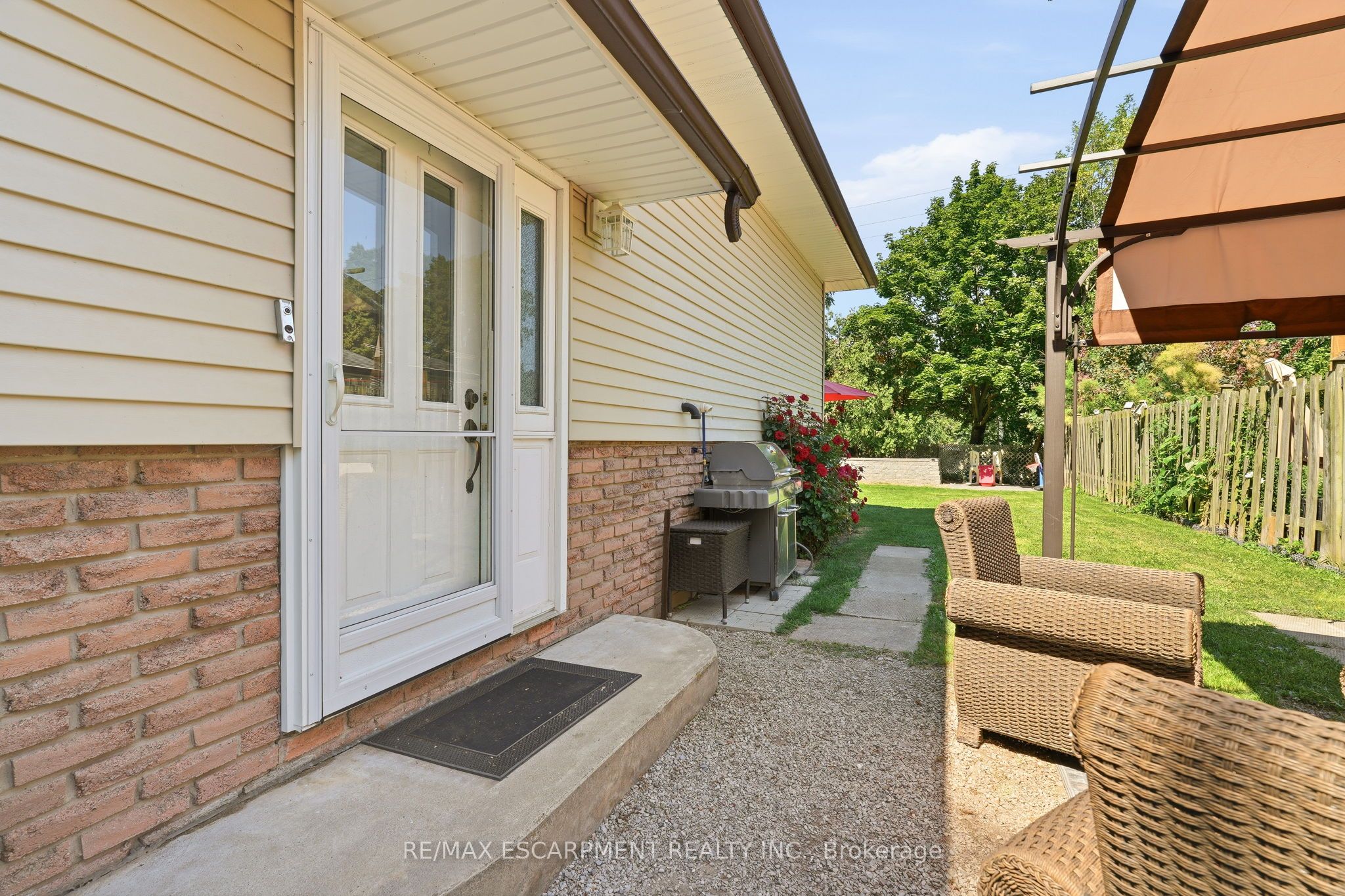 3 Glengrove Avenue, Grimsby, ON L3M 4L6 photo 3