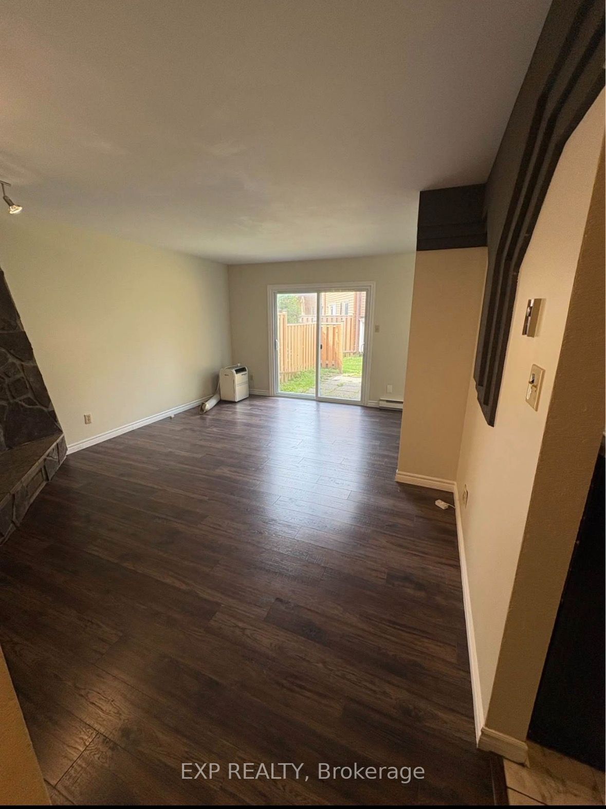 24 Arnold Drive C, Bells Corners and South to Fallowfield, ON K2H 6V9 photo 5