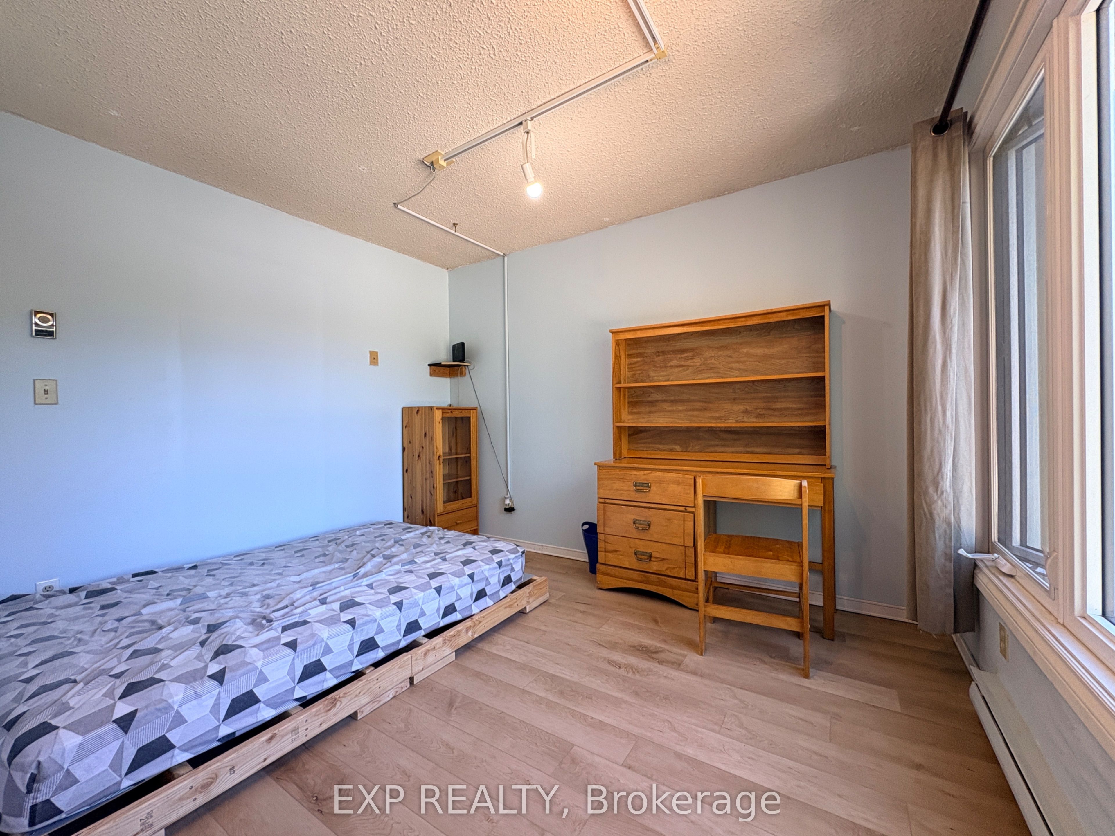 341 Geneva Street 1, St. Catharines, ON L2N 2G3 photo 2