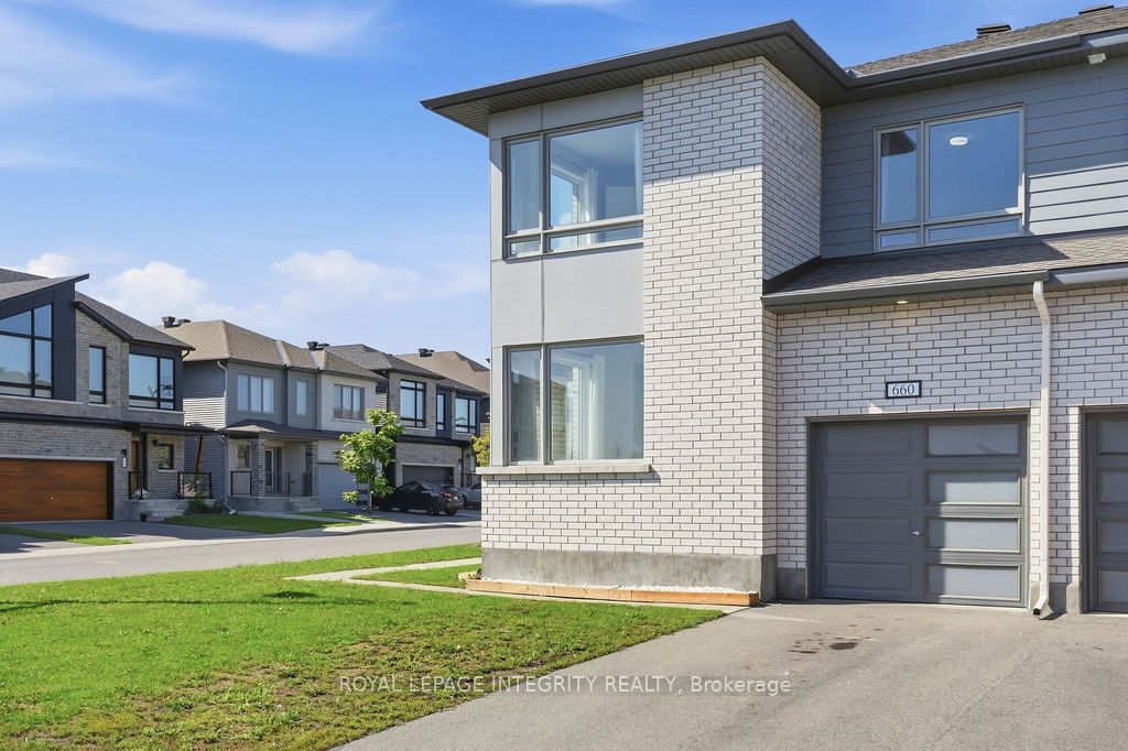 660 Fenwick Way, Barrhaven, ON K2J 7E6 photo 2