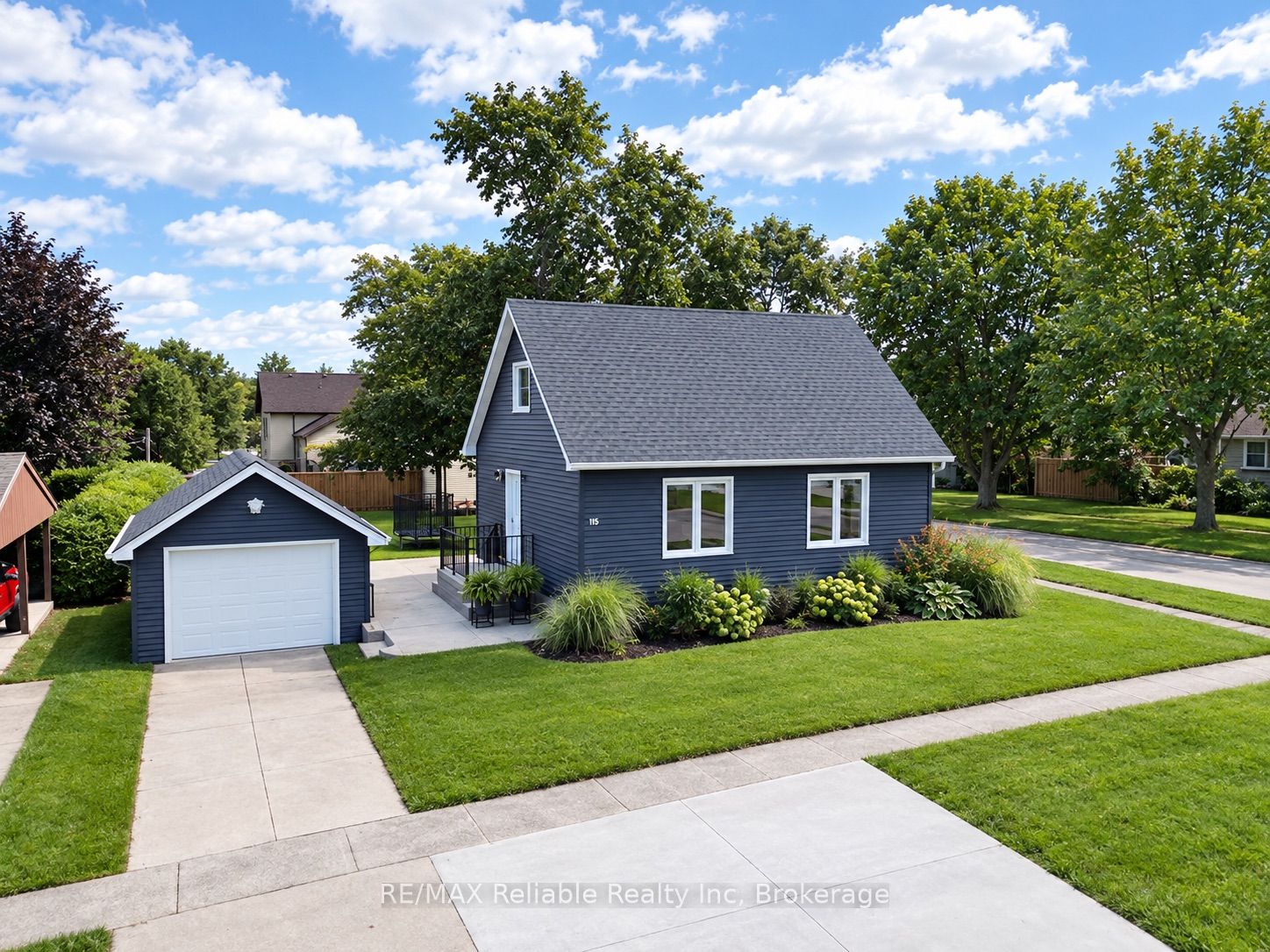 19 Bismark Street, Bluewater, ON N0M 2T0