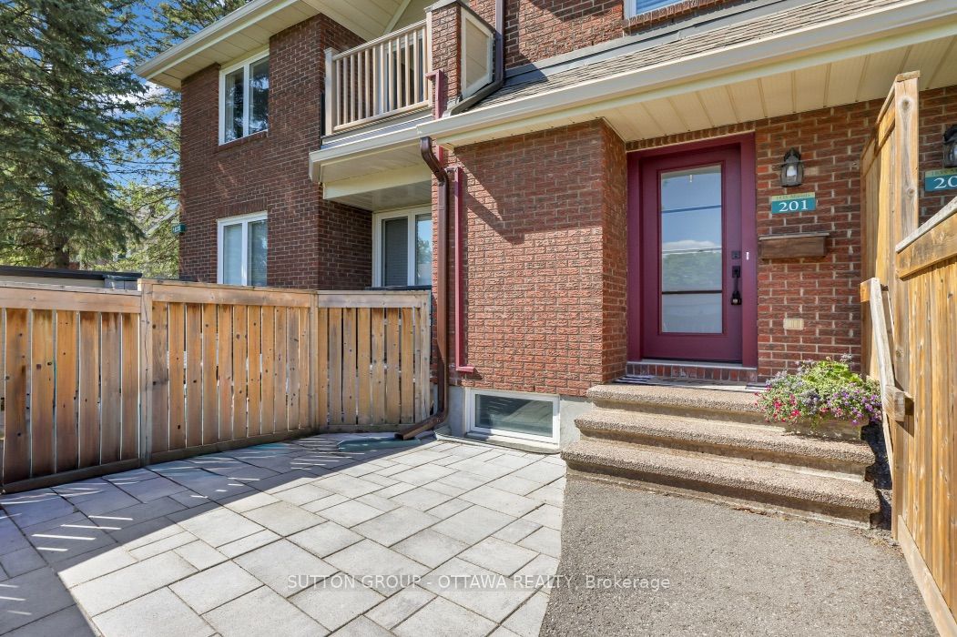 1835 Marsala Crescent 201, Orleans - Cumberland and Area, ON K4A 2E5 photo 4