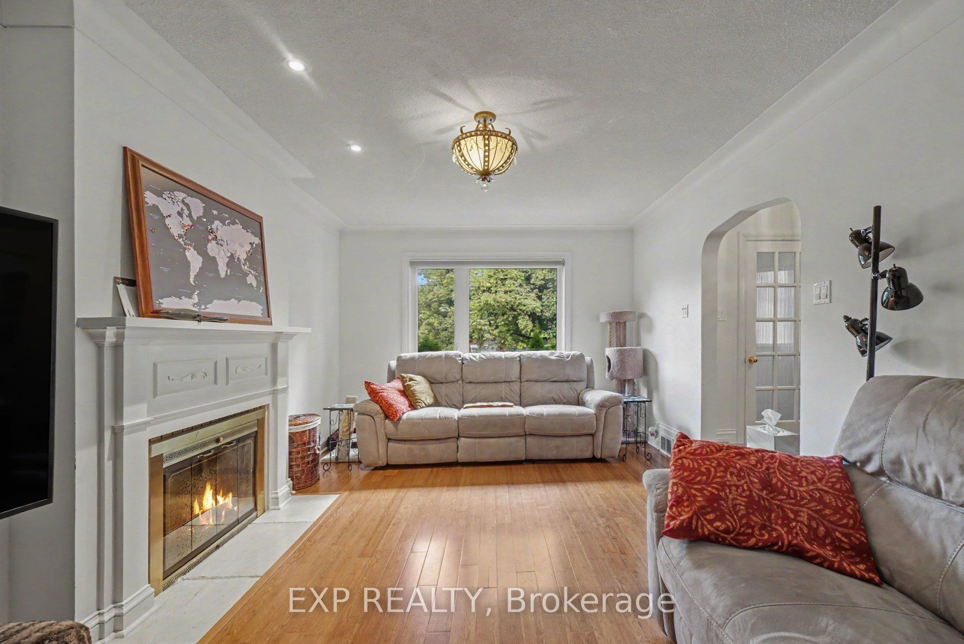 105 Donald Street, Overbrook - Castleheights and Area, ON K1K 1N1 photo 2