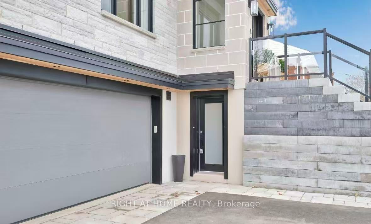 1316 Dochester Ave Avenue #2, Carlington - Central Park, ON K1Z 8E7 photo 3