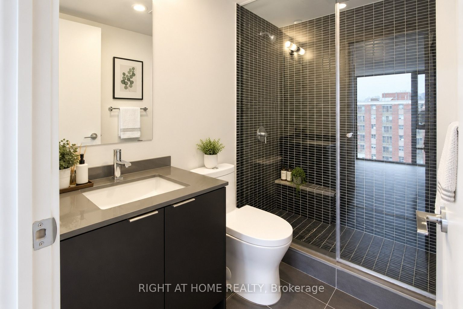 1 Jarvis Street 1101, Hamilton, ON L8R 0A8 photo 4