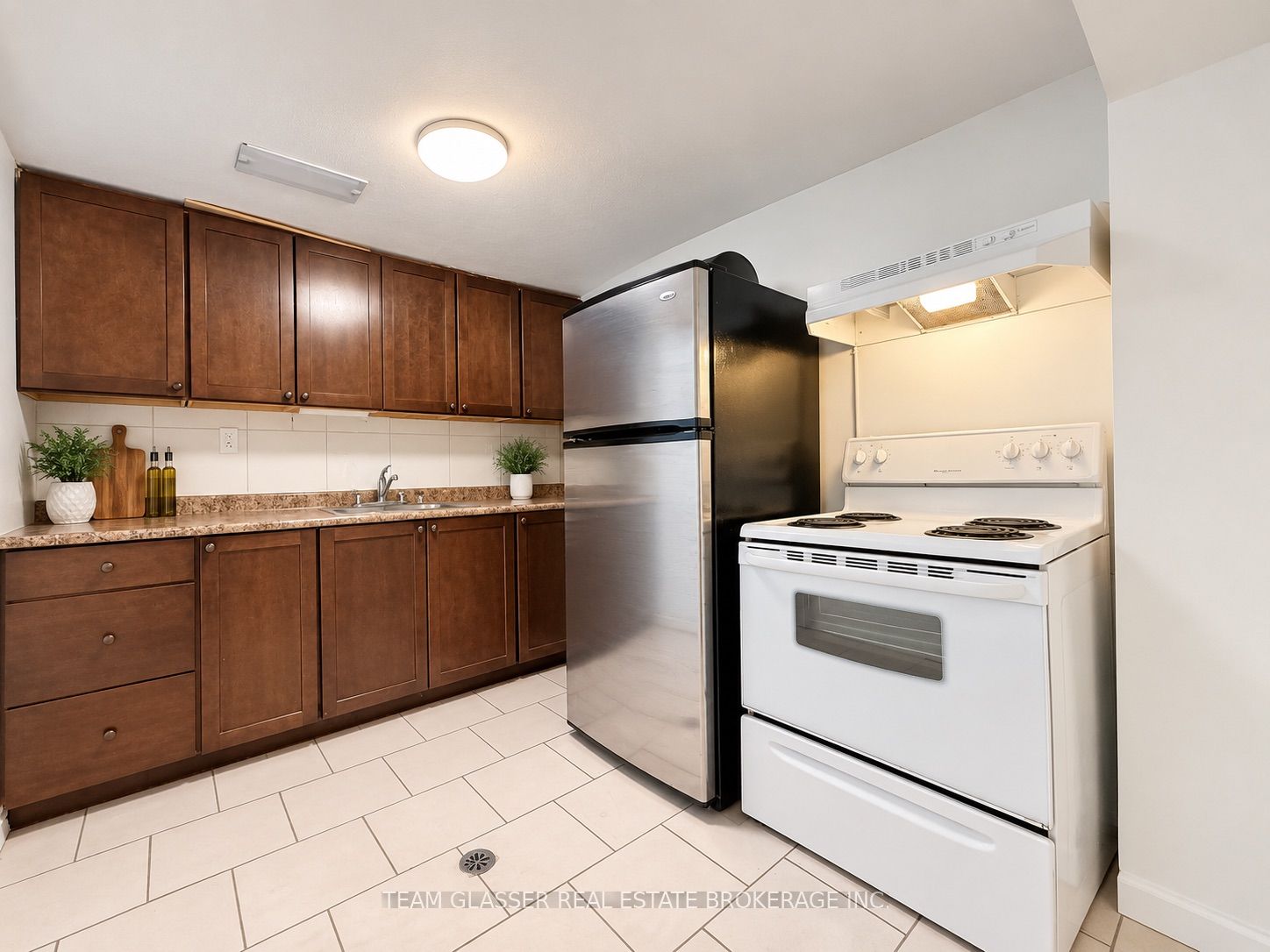 884 TRAFALGAR Street Lower, London East, ON N5Z 1E8 photo 5