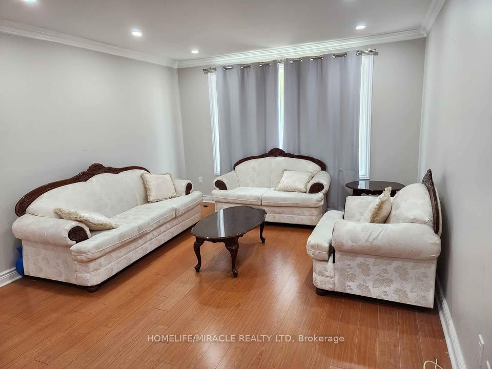 26 Blueberry Drive, Hamilton, ON L8E 4S1 photo 3