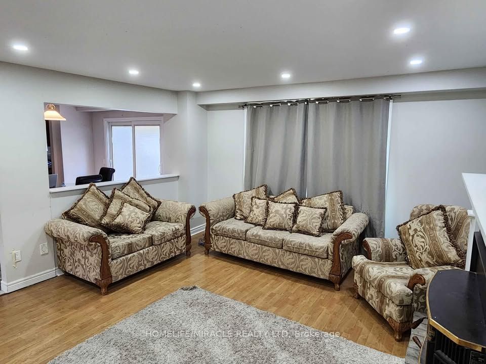 26 Blueberry Drive, Hamilton, ON L8E 4S1 photo 4