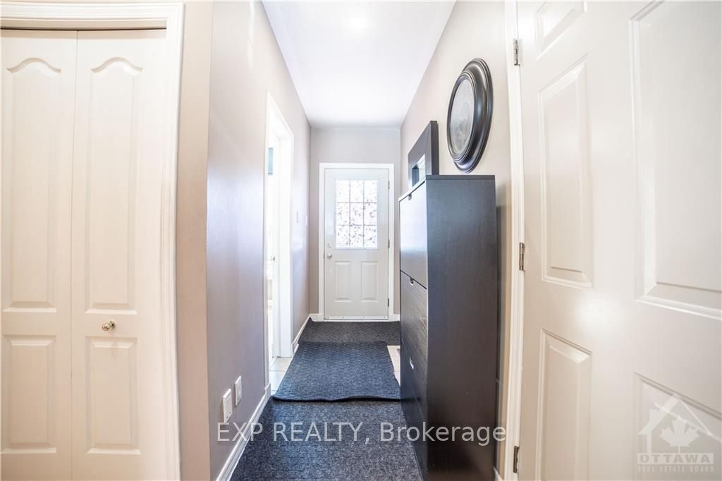 40 Alameda Way, Barrhaven, ON K2J 5B3 photo 2