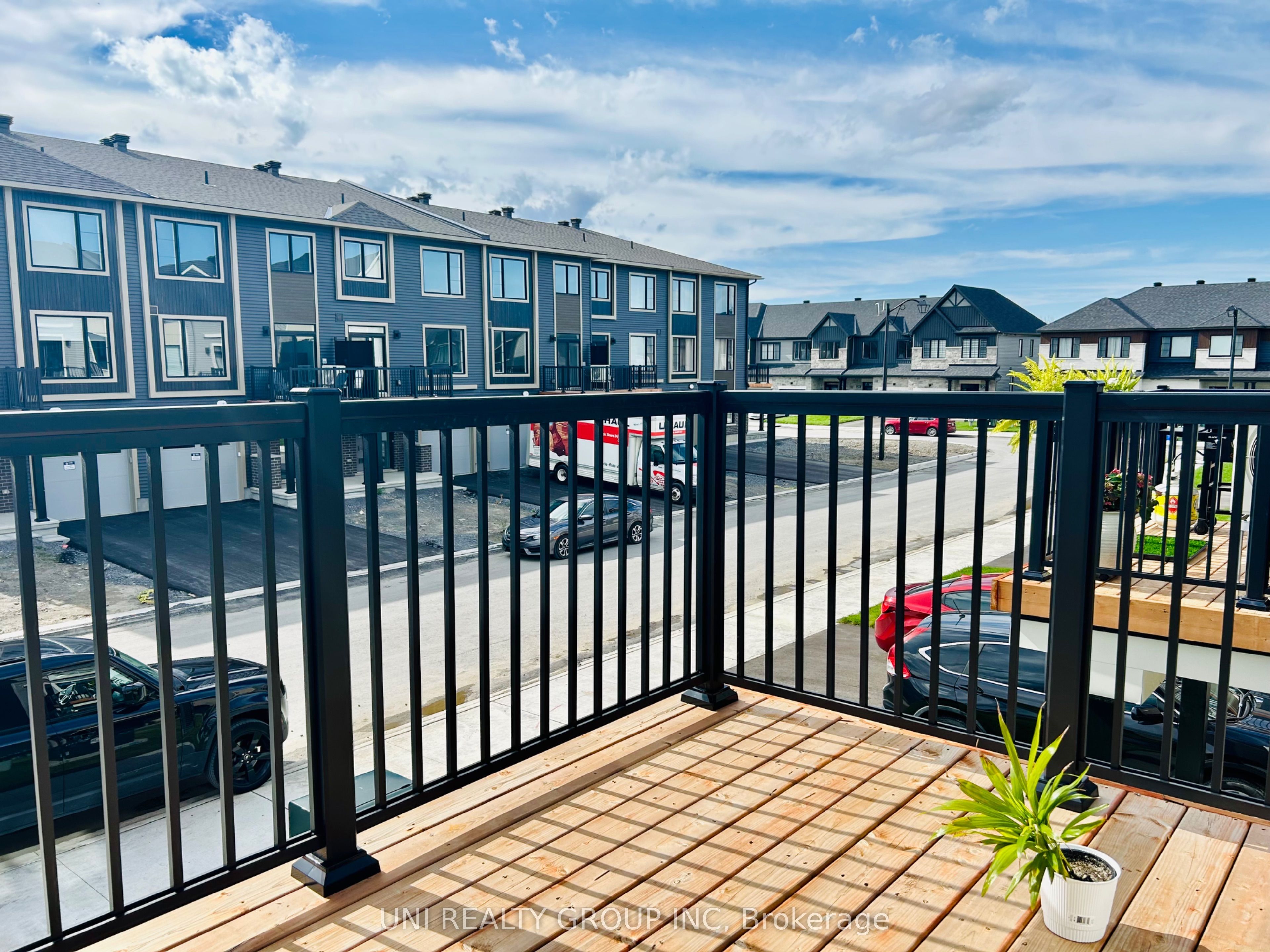 772 Tadpole Crescent, Barrhaven, ON K2J 7M9 photo 4
