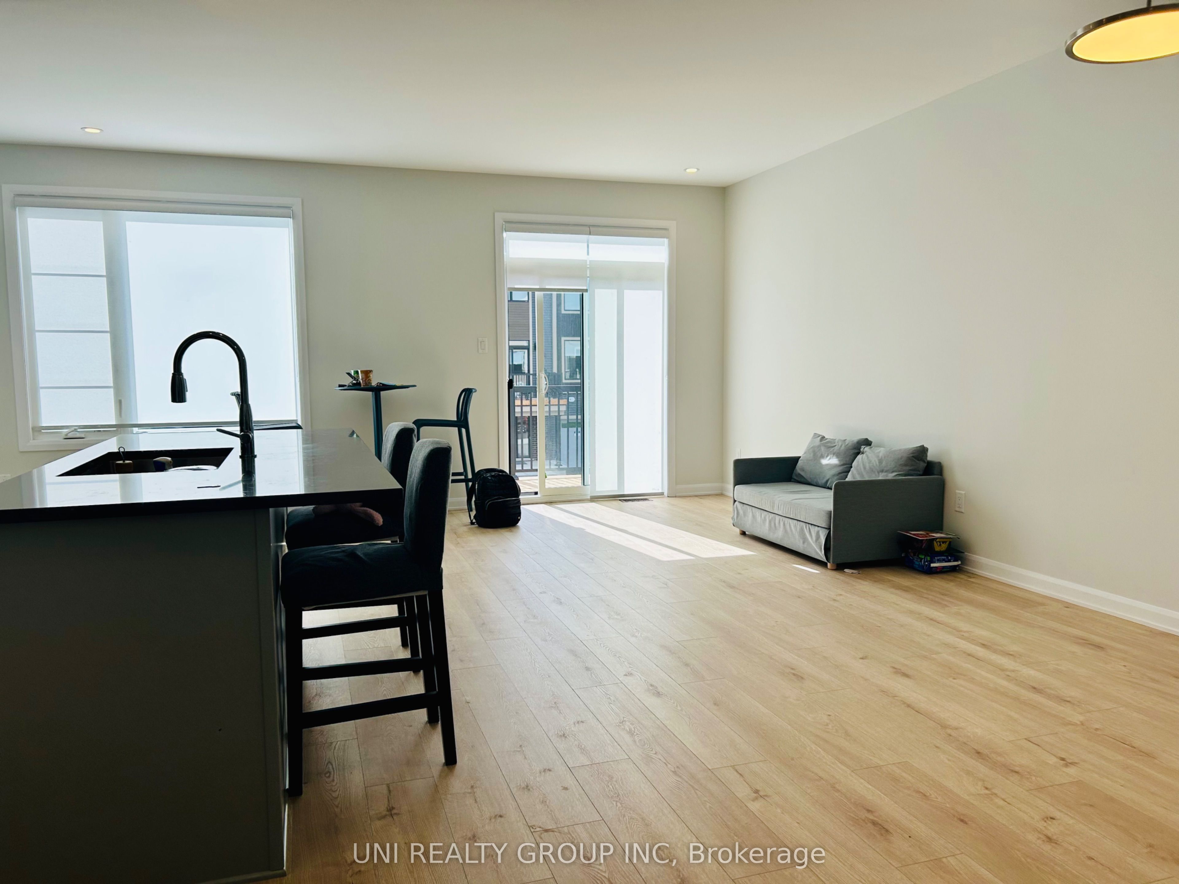 772 Tadpole Crescent, Barrhaven, ON K2J 7M9 photo 5
