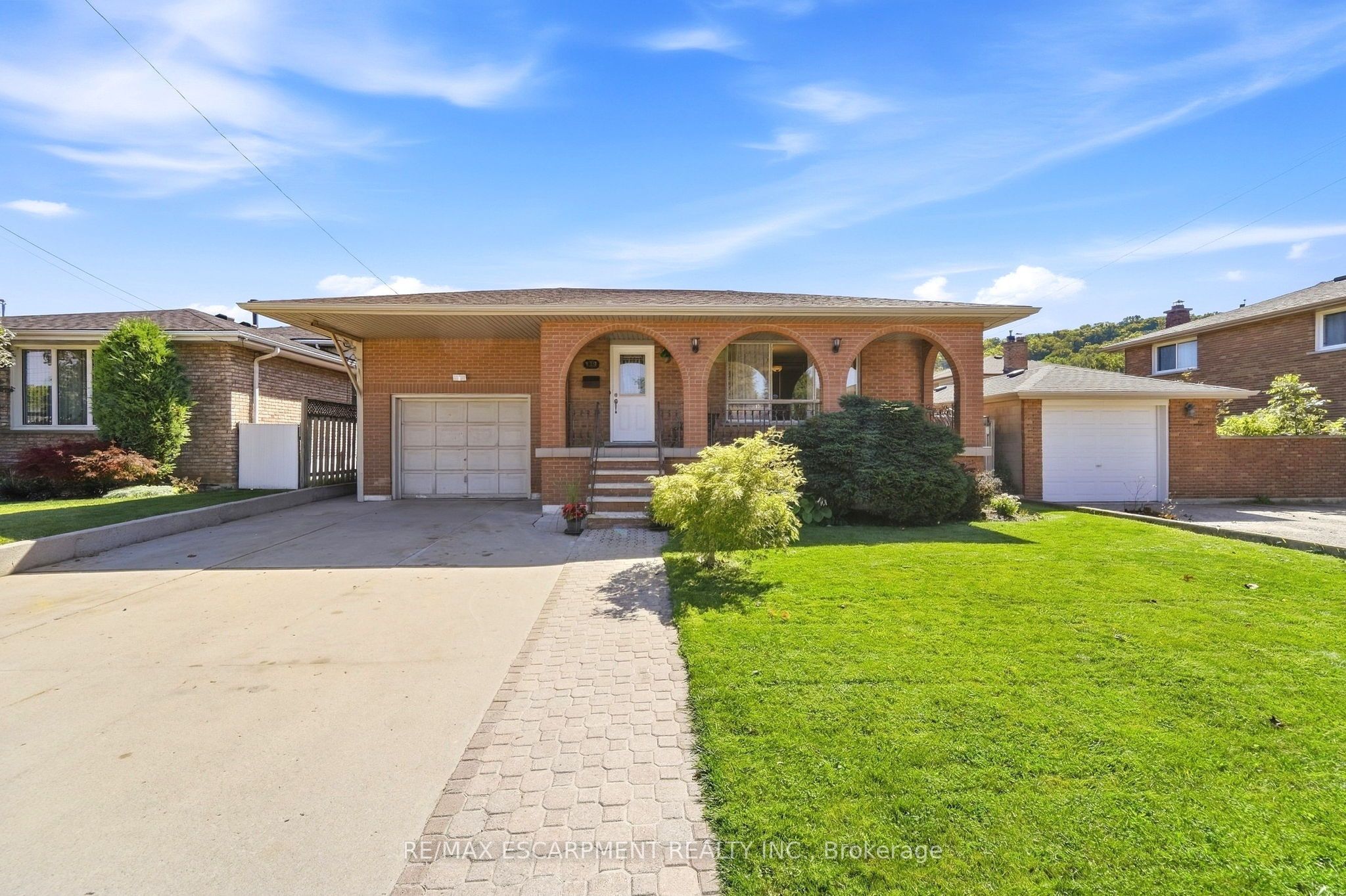 139 Glen Valley Drive, Hamilton, ON L8K 6A1 photo 2