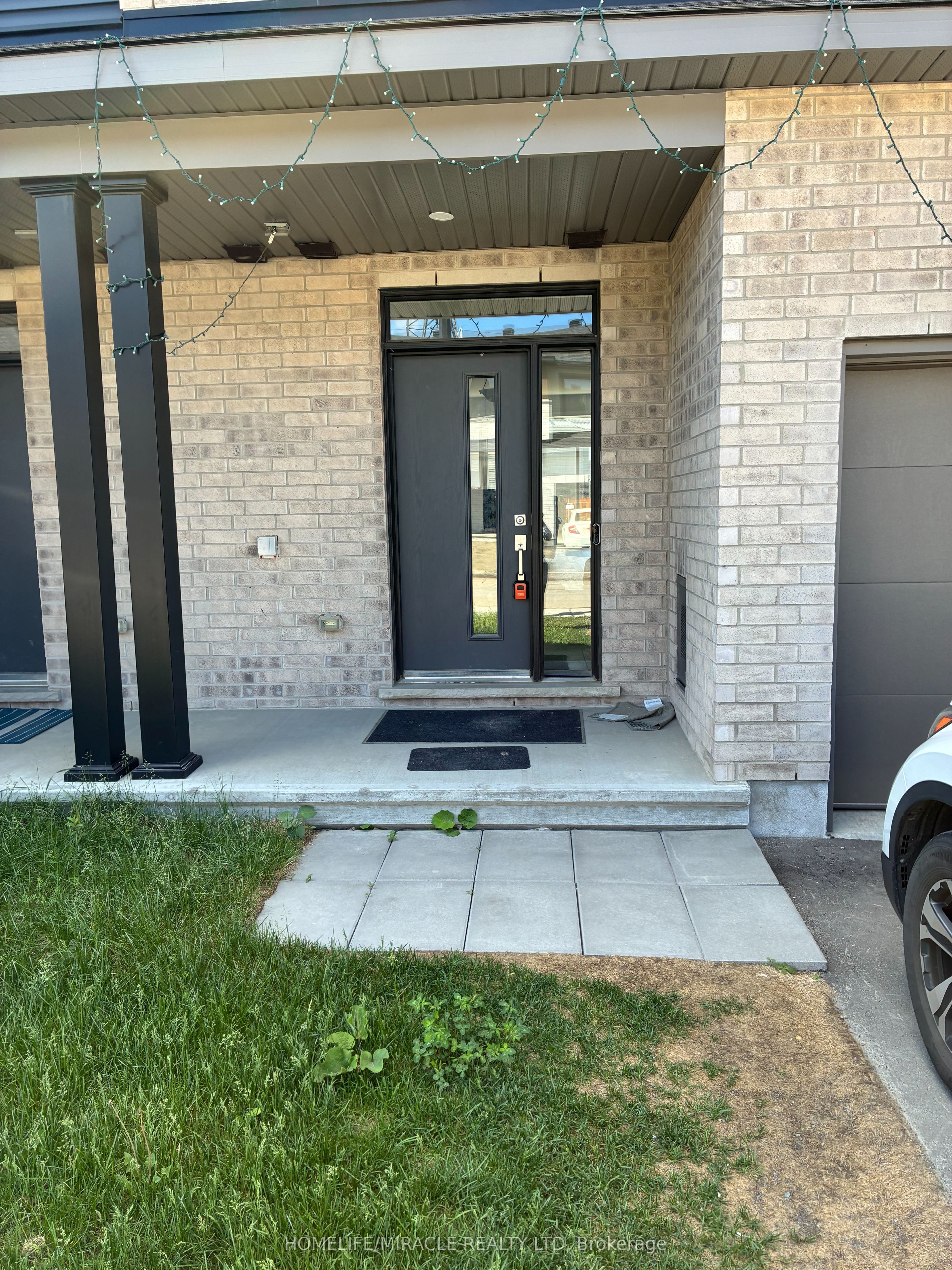 755 Fairline Row, Kanata, ON K2V 0M4 photo 2