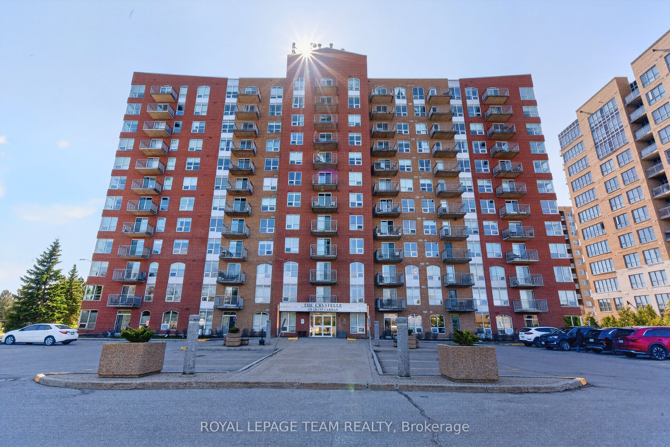 120 Grant Carman Drive 811, Cityview - Parkwoods Hills - Rideau Shore, ON K2E 1C8 photo 3