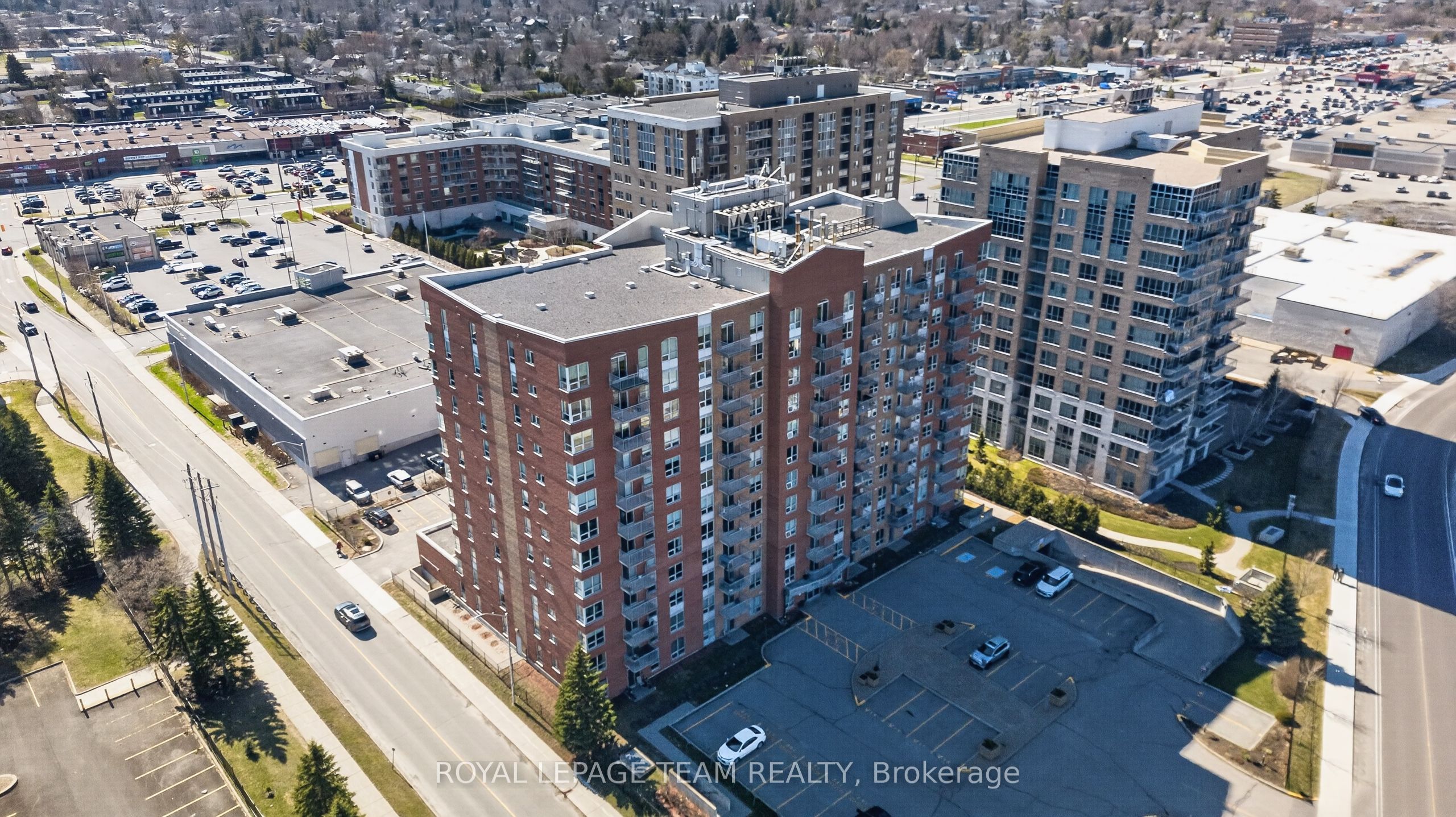 120 Grant Carman Drive 811, Cityview - Parkwoods Hills - Rideau Shore, ON K2E 1C8 photo 5