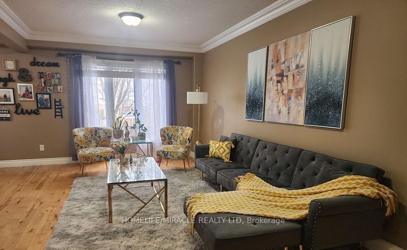 388 Thomas Slee Drive, Kitchener, ON N2P 2X5 photo 2