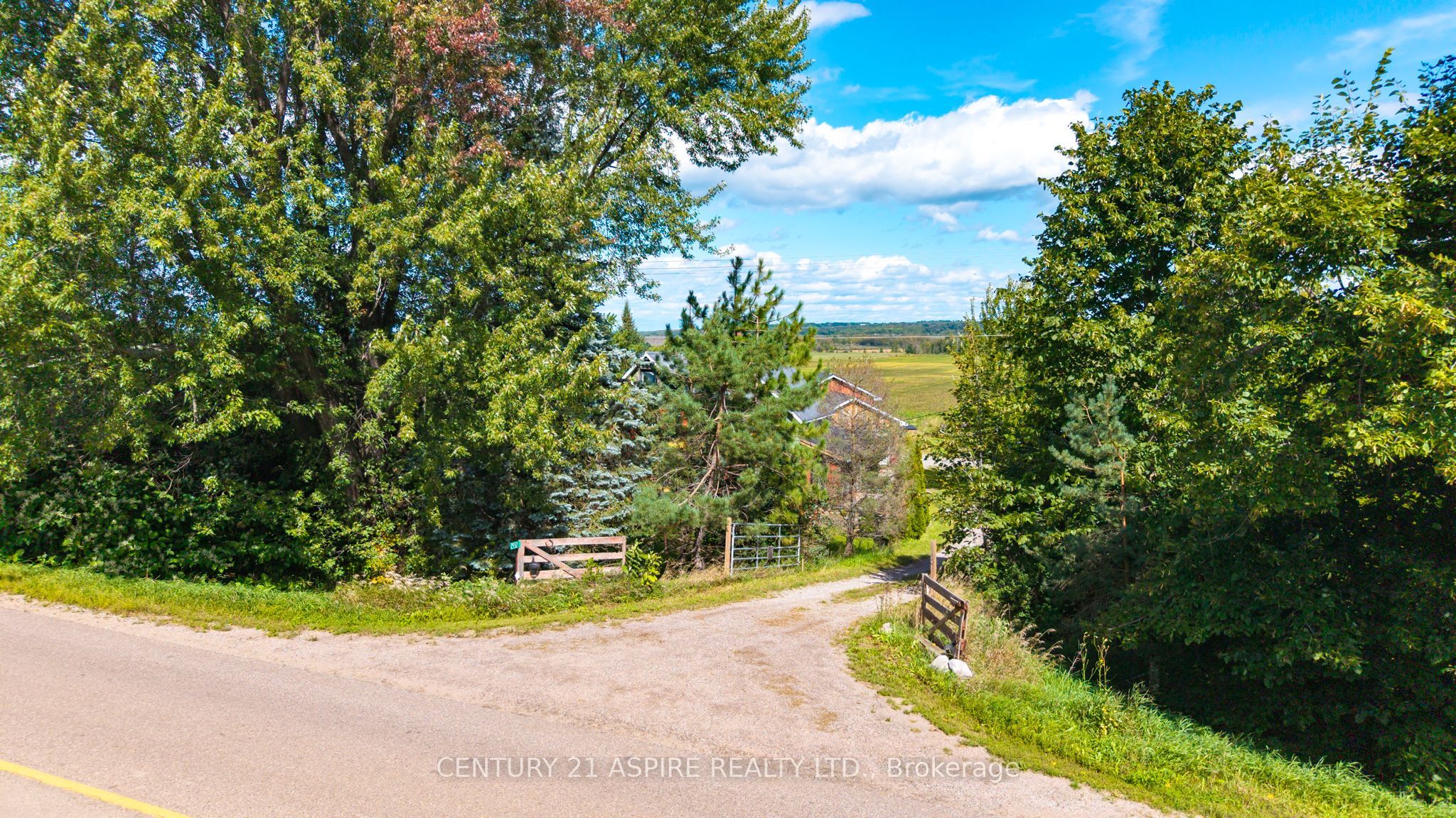 2552 Micksburg Road, Laurentian Valley, ON K8A 6W4 photo 2