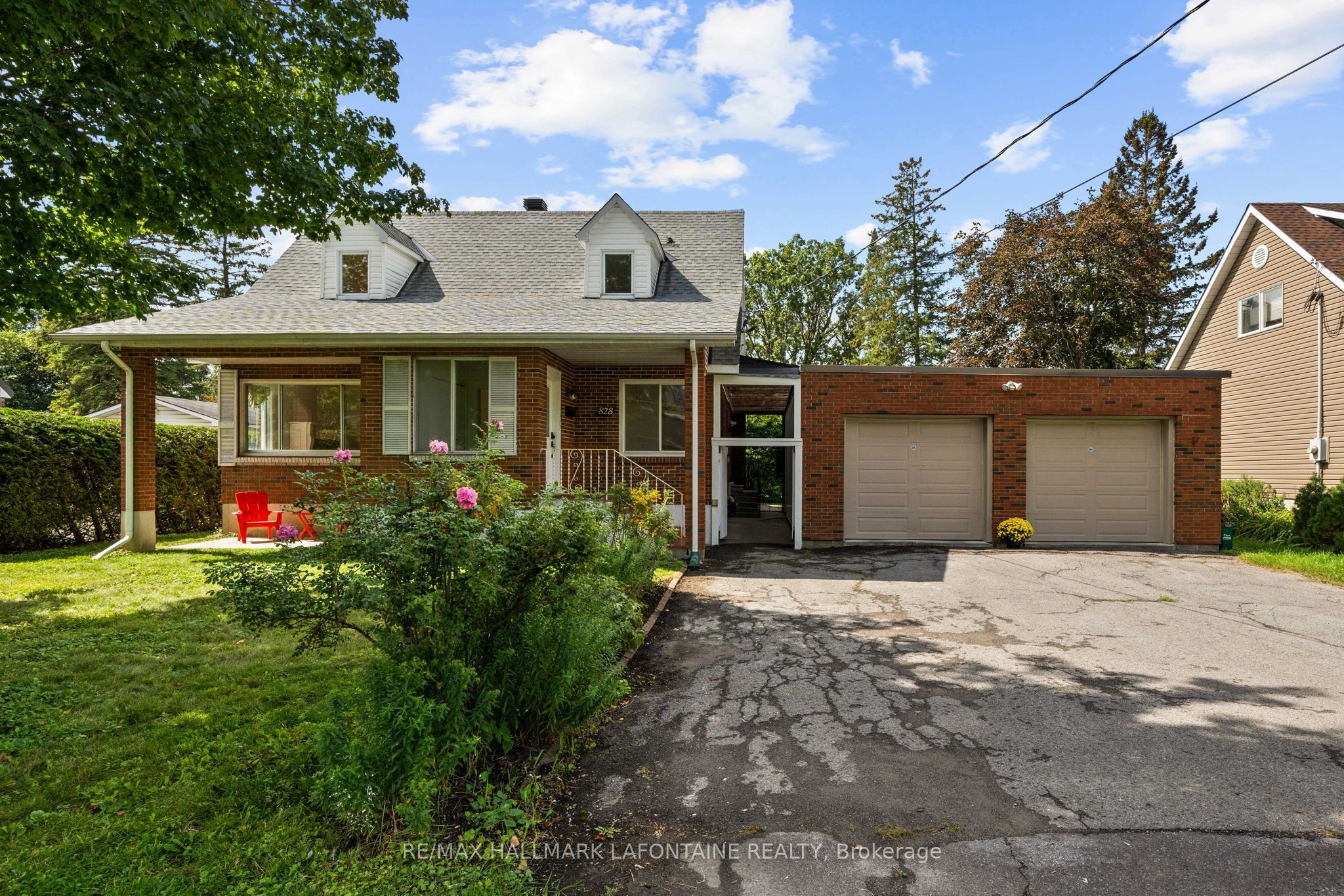 828 Roseview Avenue, Britannia Heights - Queensway Terrace N and Area, ON K2B 6J4 photo 2