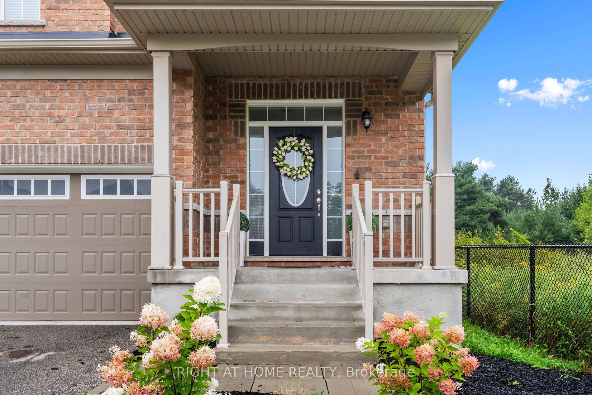 404 Equestrian Way, Cambridge, ON N3E 0B9 photo 4