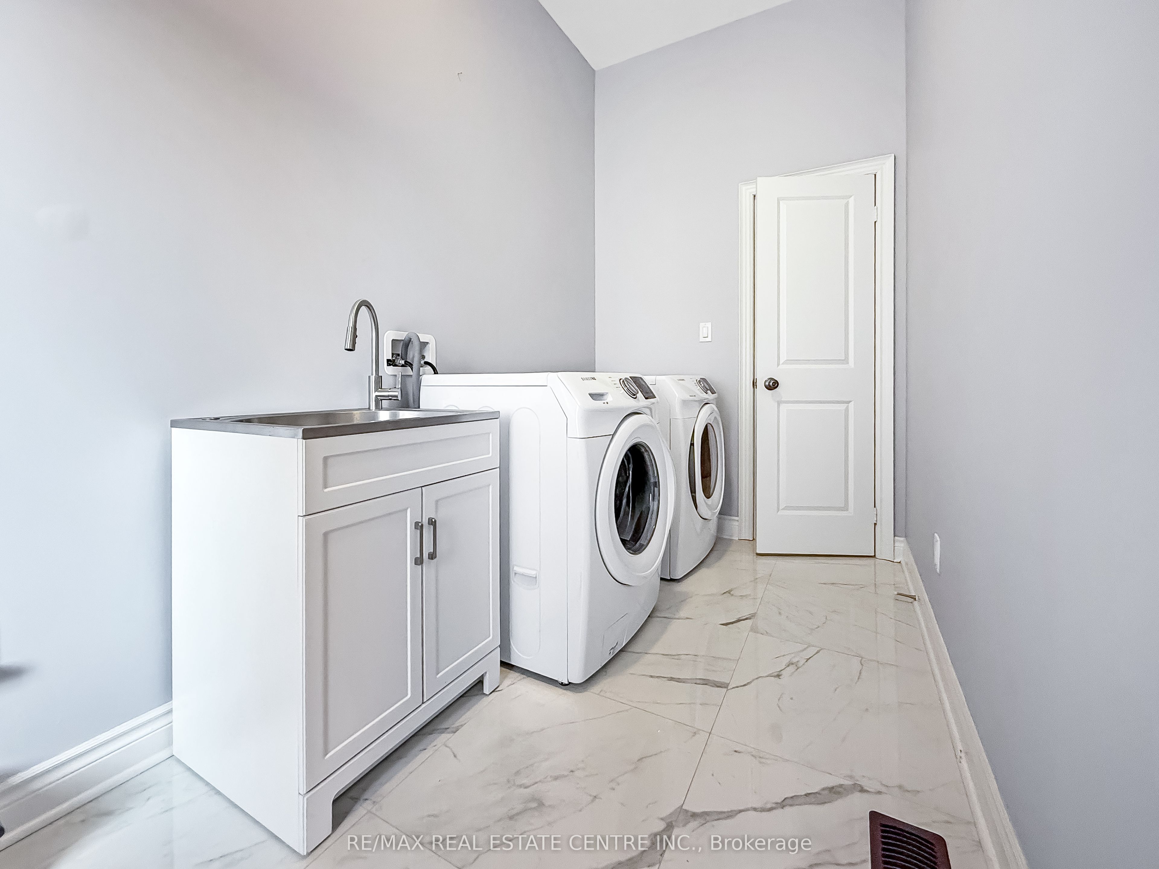 33 Stonegate Avenue, Mono, ON L9W 6X1 photo 4