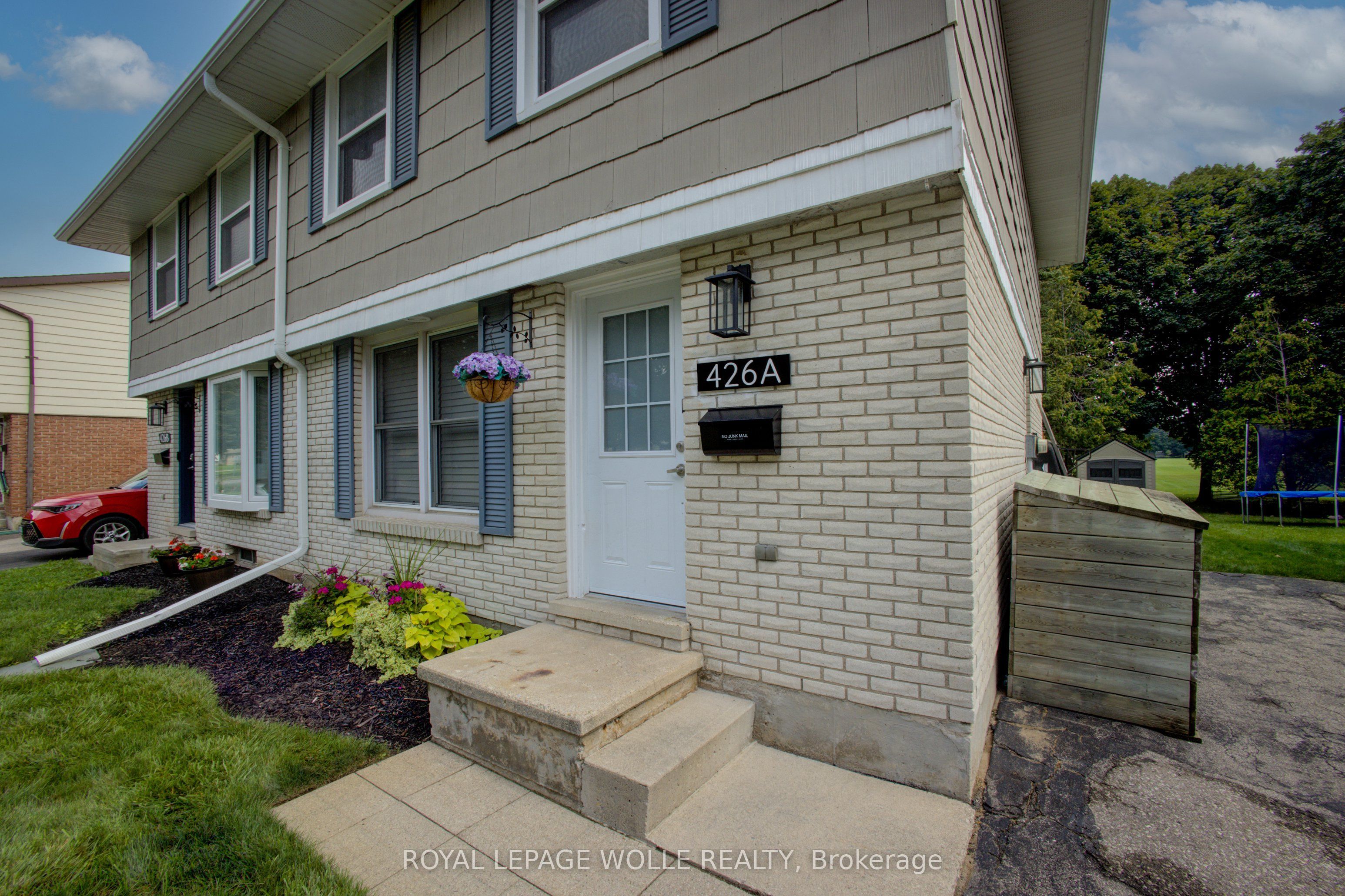 426A Dunvegan Drive, Waterloo, ON N2K 2C7