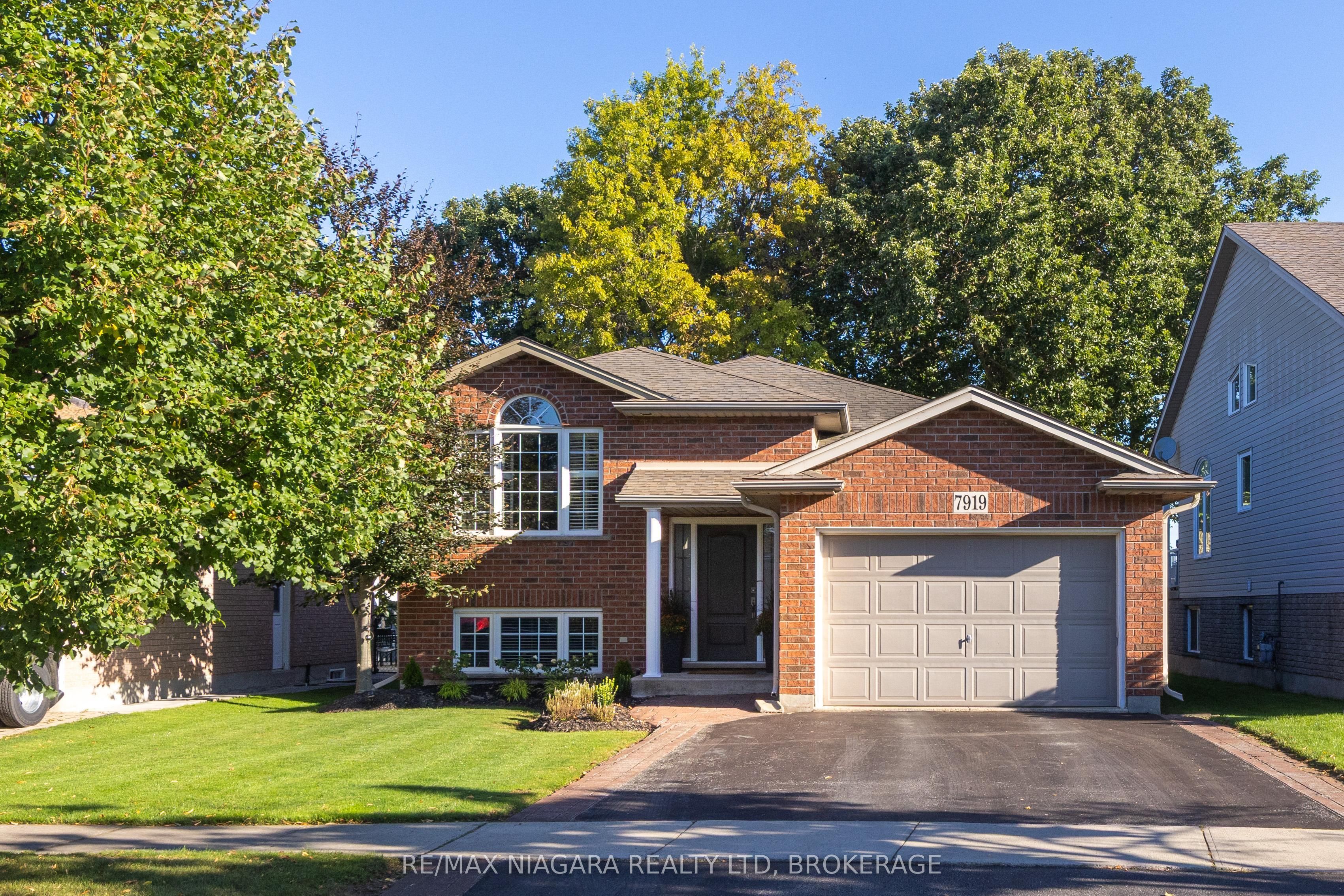 7919 Fleming Drive, Niagara Falls, ON L2H 3H9