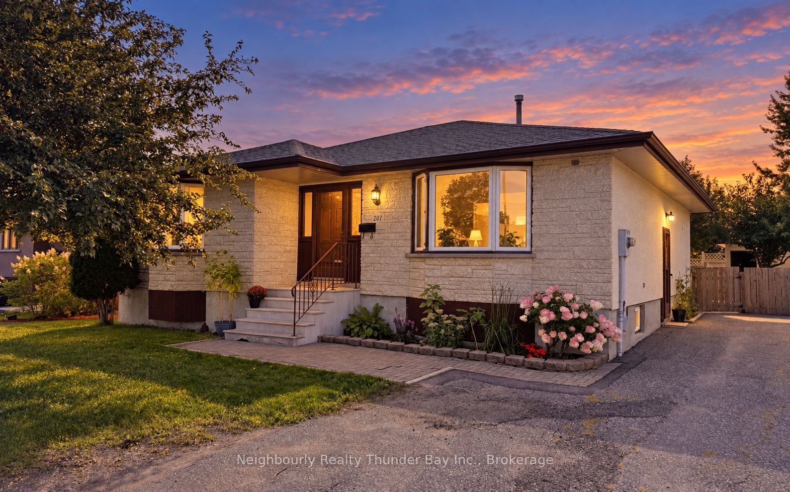 207 London Drive, Thunder Bay, ON P7A 7Z6