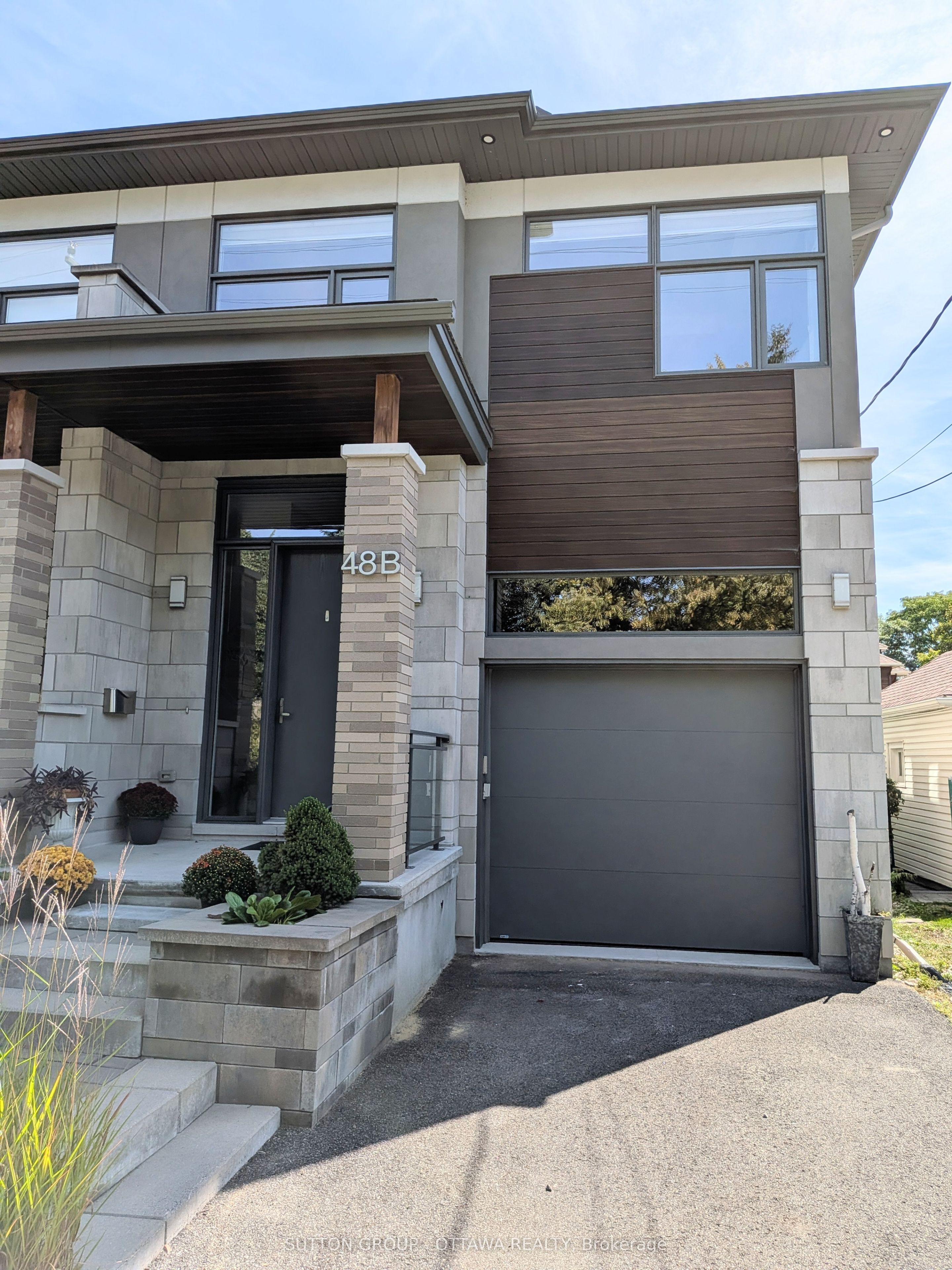 48B Byron Avenue, Tunneys Pasture and Ottawa West, ON K1Y 3J1