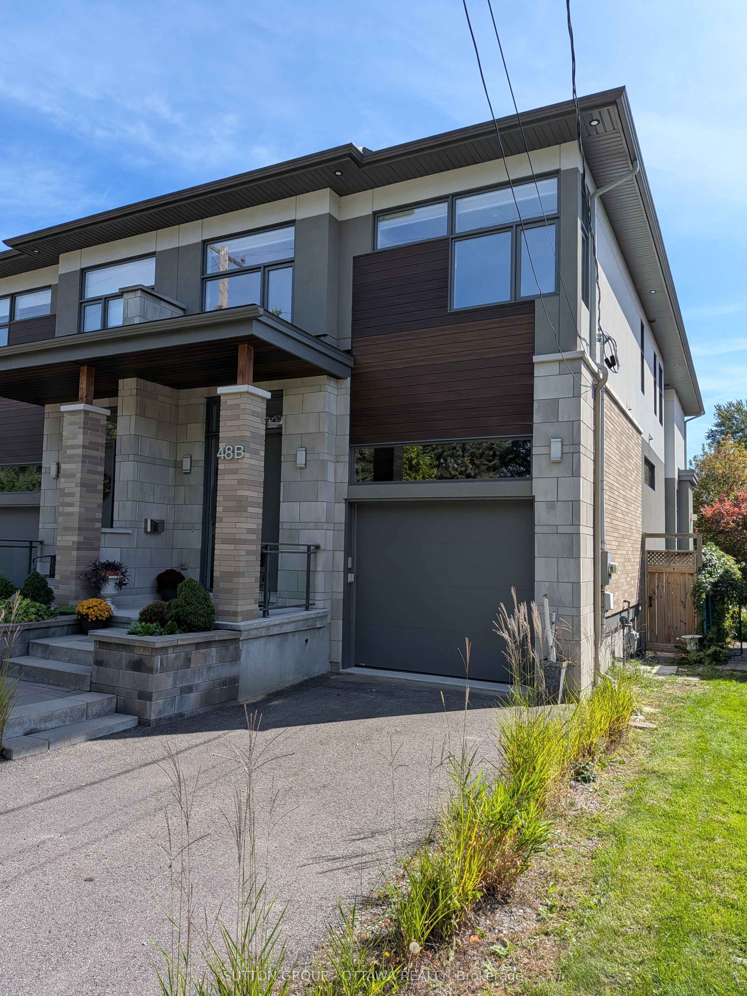 48B Byron Avenue, Tunneys Pasture and Ottawa West, ON K1Y 3J1 photo 2