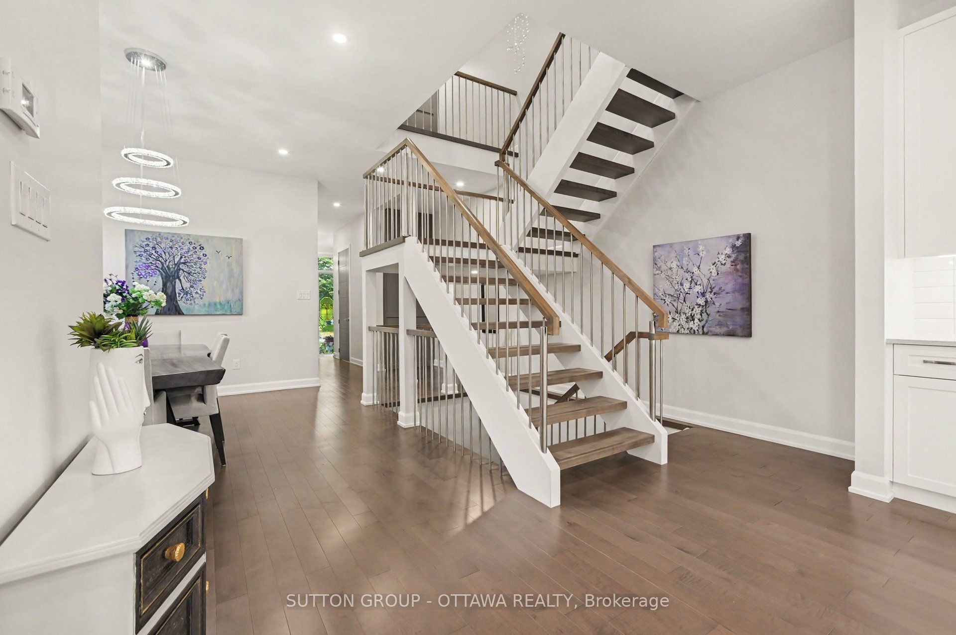 48B Byron Avenue, Tunneys Pasture and Ottawa West, ON K1Y 3J1 photo 4