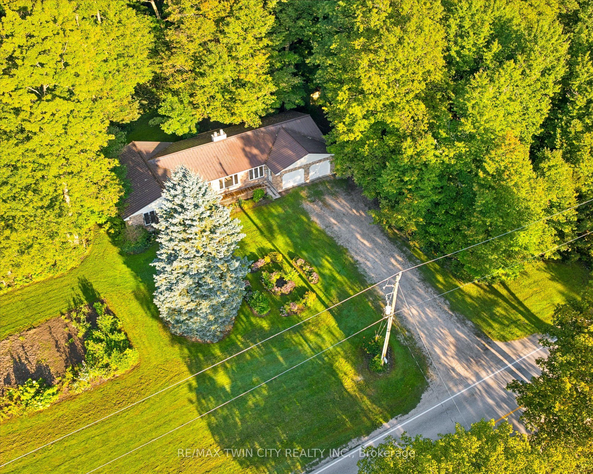2018 Greenwood Hill Road, Wellesley, ON N0B 2T0 photo 2